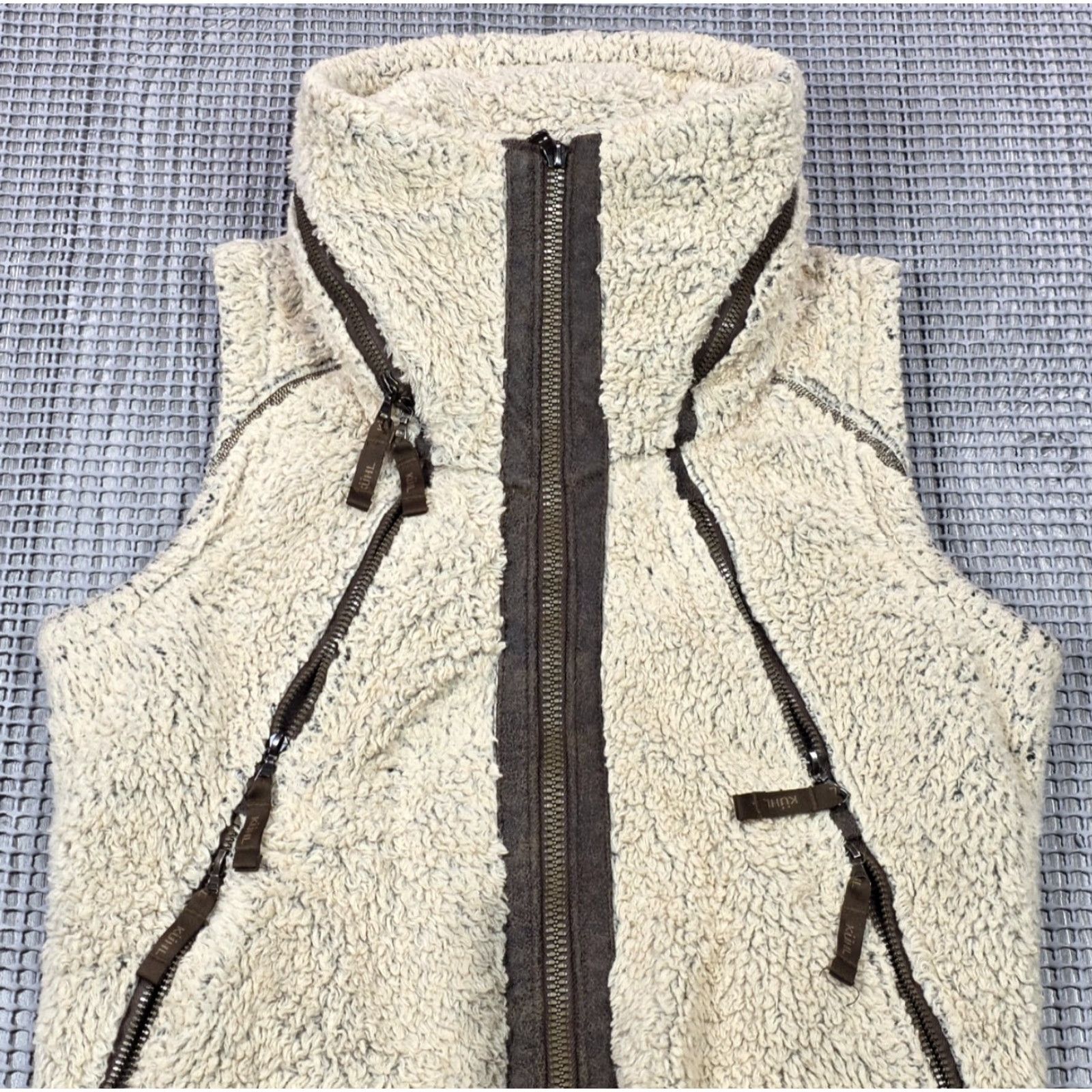 Vintage Kuhl Womens Flight Vest XS Beige Fleece Hooded Full Zip Vest, High Pile, Size XS, Beige, Casual, Travel, Outdoor, Women Size XS / US 0-2 / IT 36-38 - 5 Thumbnail