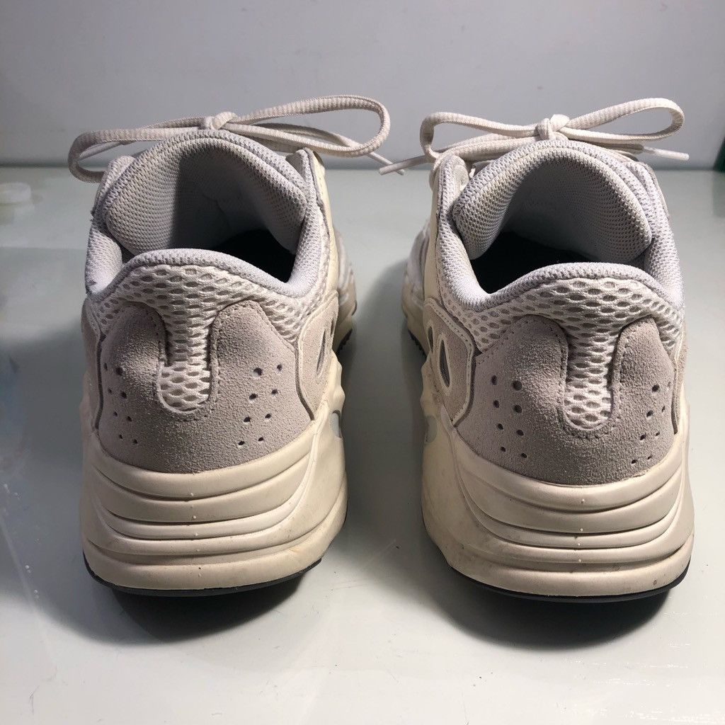 Yeezy Yeezy Boost 700 Analog Size US 9 / EU 42 - 2 Thumbnail