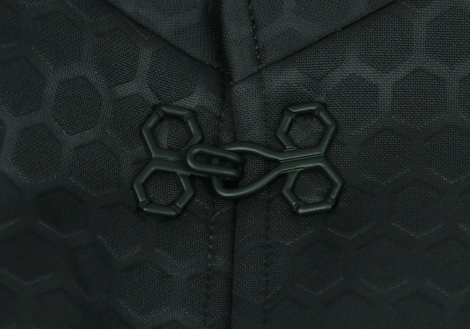 Issey Miyake Hexagon Embossed Hook Jacket in Deep Green Size US M / EU 48-50 / 2 - 4 Thumbnail