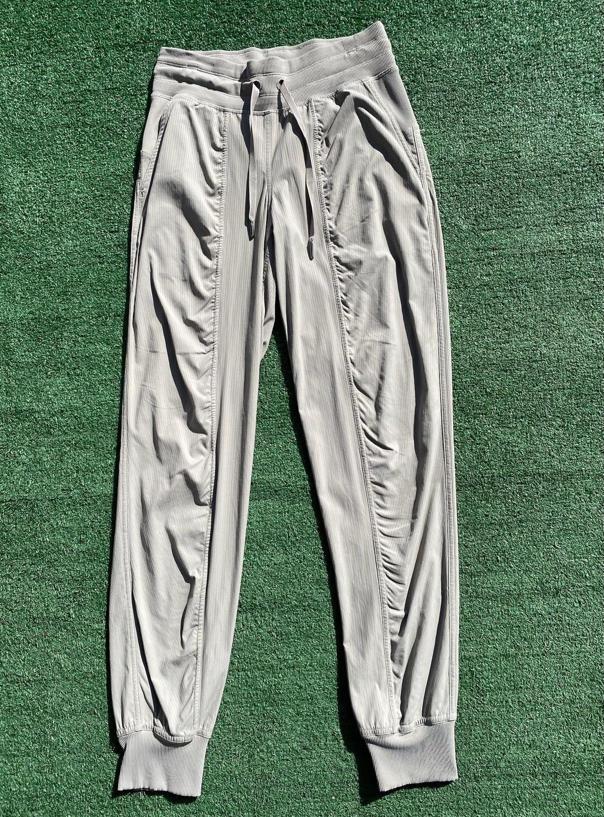 Lululemon Lululemon Dance Studio Greenish Grey Jogger Pants Size 4 Size 28" / US 6 / IT 42 - 1 Thumbnail