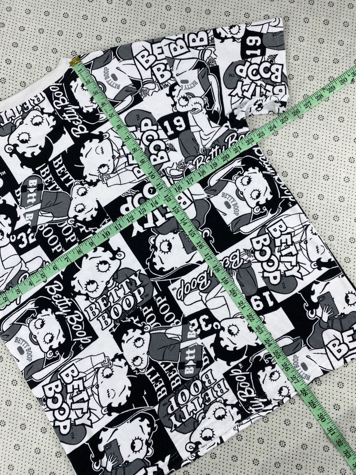 Vintage Betty Boop Full Print Shirt! Size US L / EU 52-54 / 3 - 6 Thumbnail