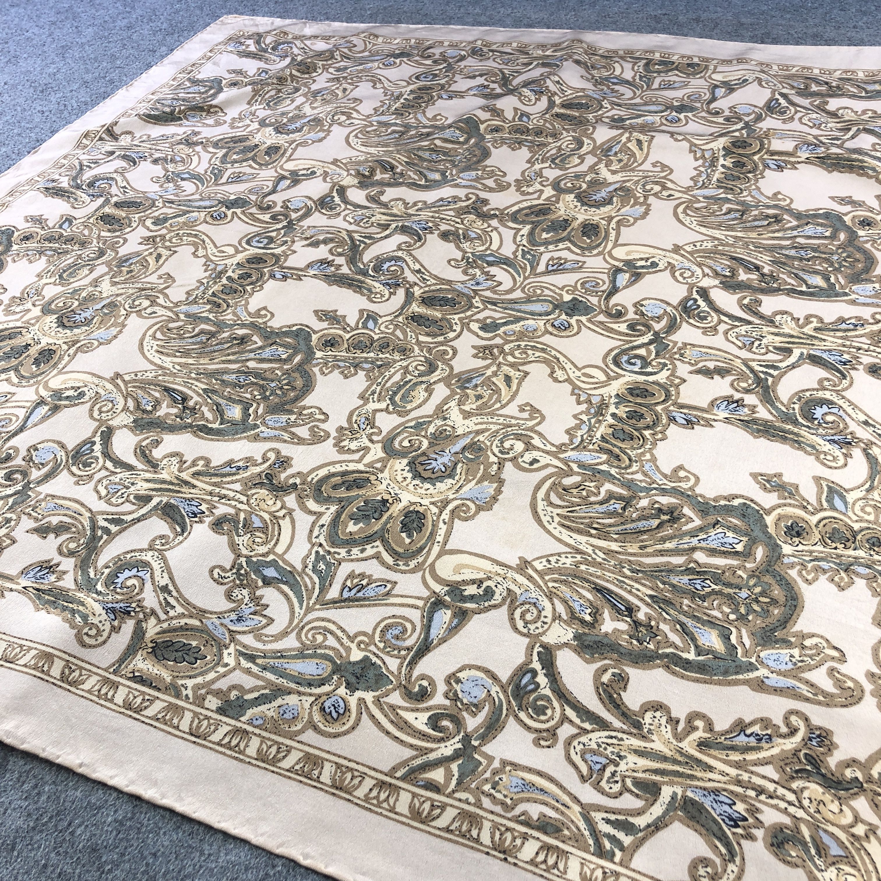 Japanese Brand Vintage Luxury Floral Silk Scarf M1273 Size ONE SIZE - 3 Thumbnail