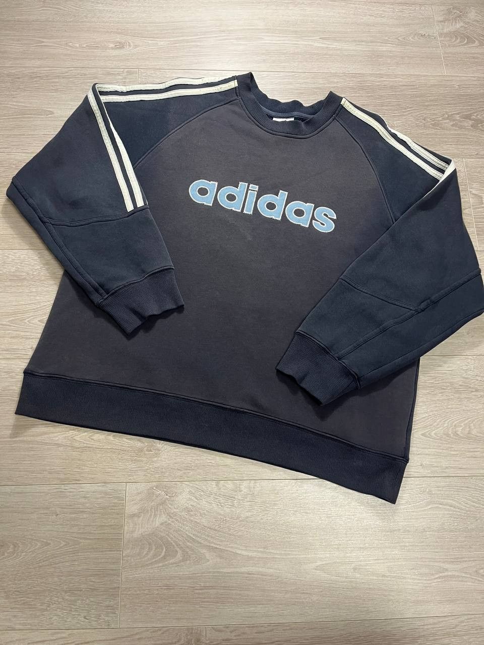 Adidas Vintage sweatshirt Adidas Big logo 2000s Size US L / EU 52-54 / 3 - 1 Thumbnail