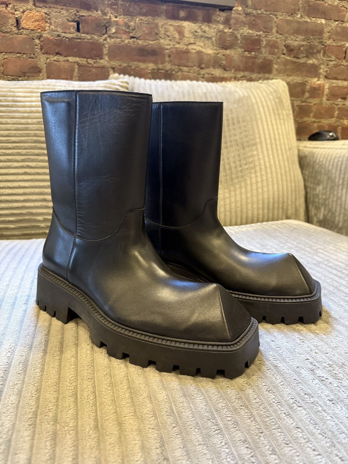 Balenciaga Balenciaga Rhino Boot Size 41 | Grailed
