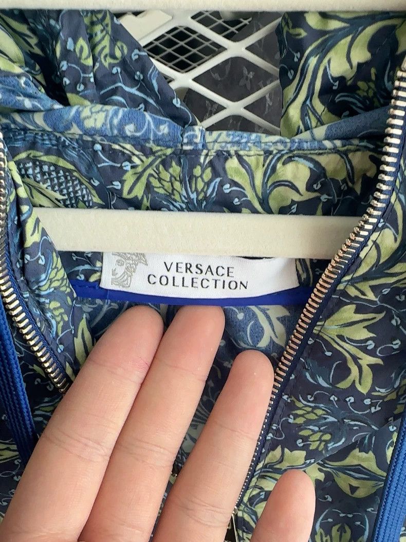 Versace Versace Blue floral hooded coat Size US S / EU 44-46 / 1 - 2 Thumbnail