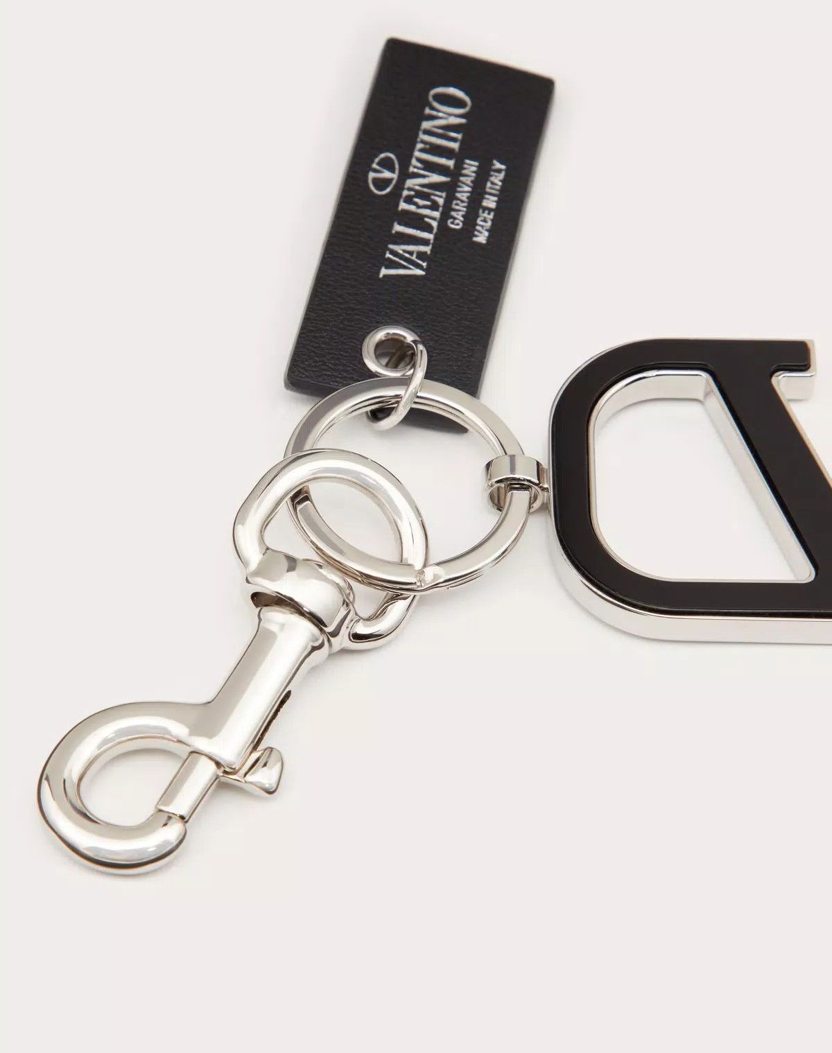 Valentino oc11z0725 Size:OS/Vlogo Signature Keychain Black/Silver Size ONE SIZE - 6 Thumbnail