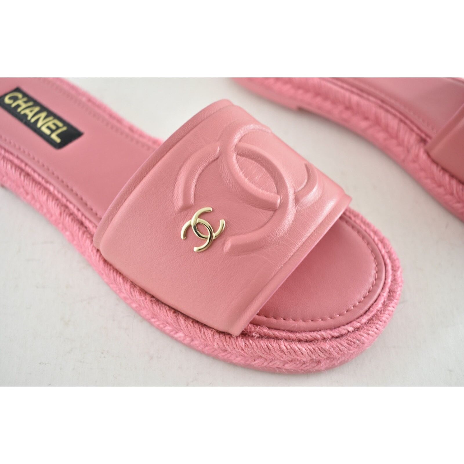 Chanel Chanel 23C Pink Lambskin Leather CC Logo Slide Sandal Slip Size US 12 / IT 42 - 4 Thumbnail