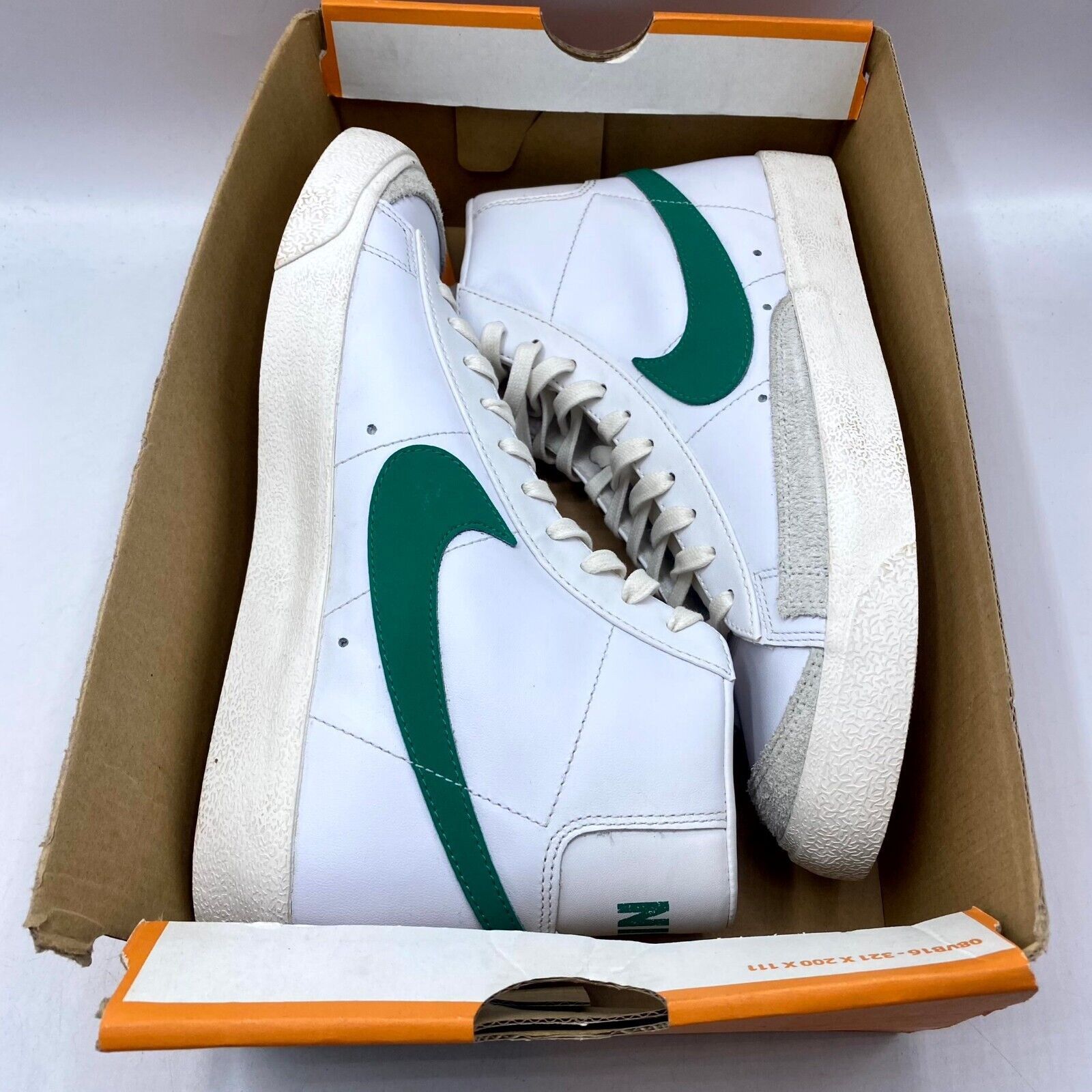 Nike NEW Nike Blazer Mid '77 VNTG White Green BQ6806-300 Size US 9 / EU 42 - 10 Thumbnail