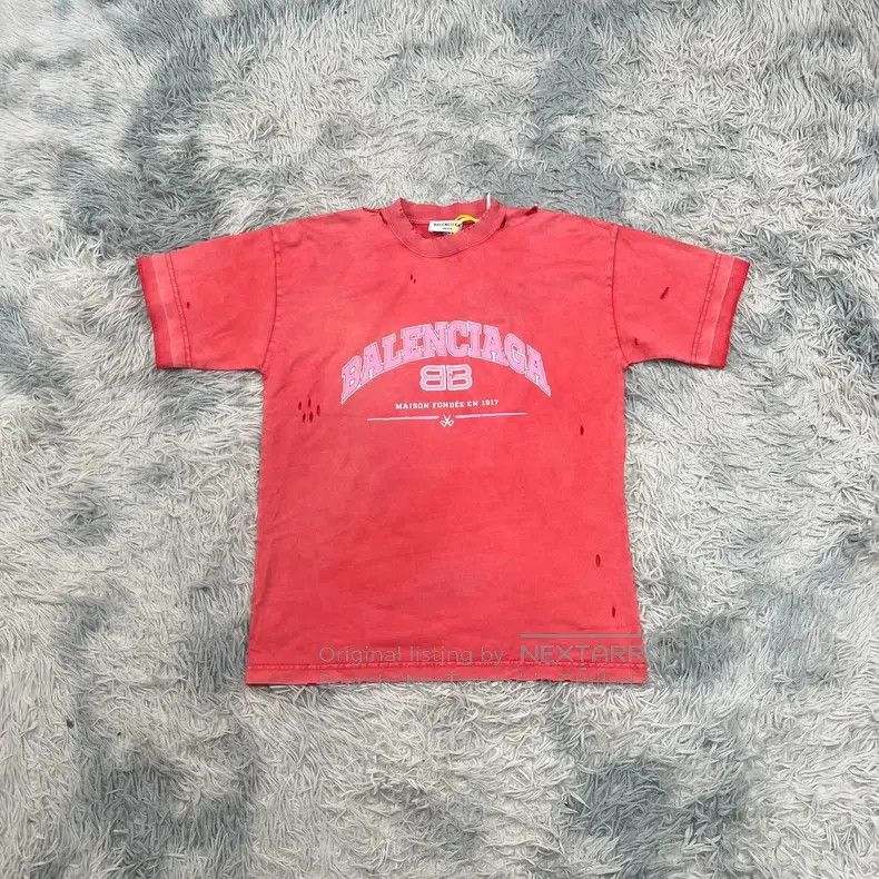 Balenciaga Balenciaga Distressed Short Sleeve T-Shirt Women's Size US S / EU 44-46 / 1 - 1 Thumbnail