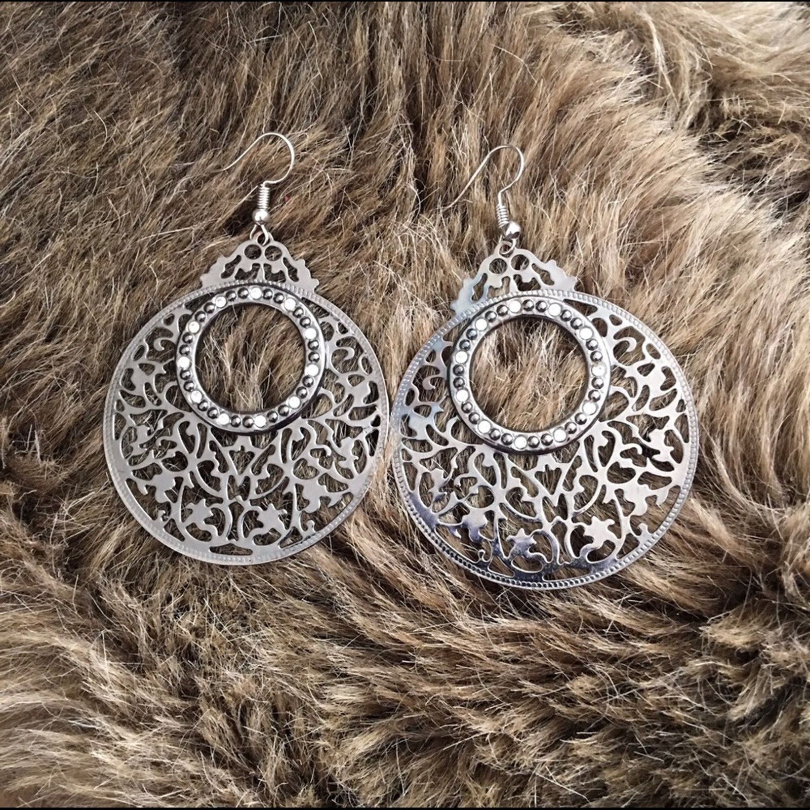 Jewelry Large chrome tone scroll rhinestone earrings Size ONE SIZE - 2 Thumbnail
