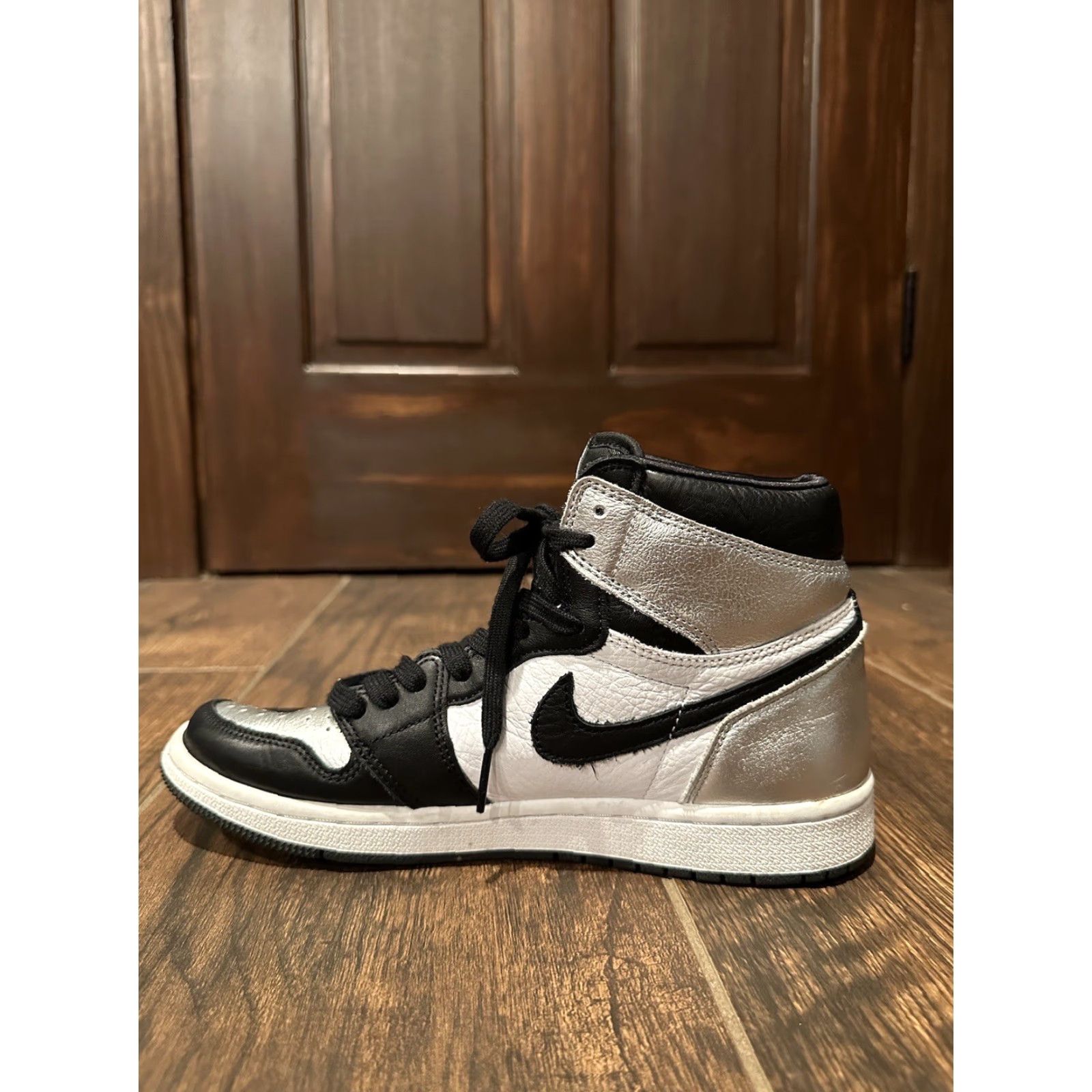 Jordan Brand Air Jordan 1 High OG Metallic Silver Toe | Women’s Size 8 | CD0461-001 Used NIKE Size US 8 / IT 38 - 6 Thumbnail