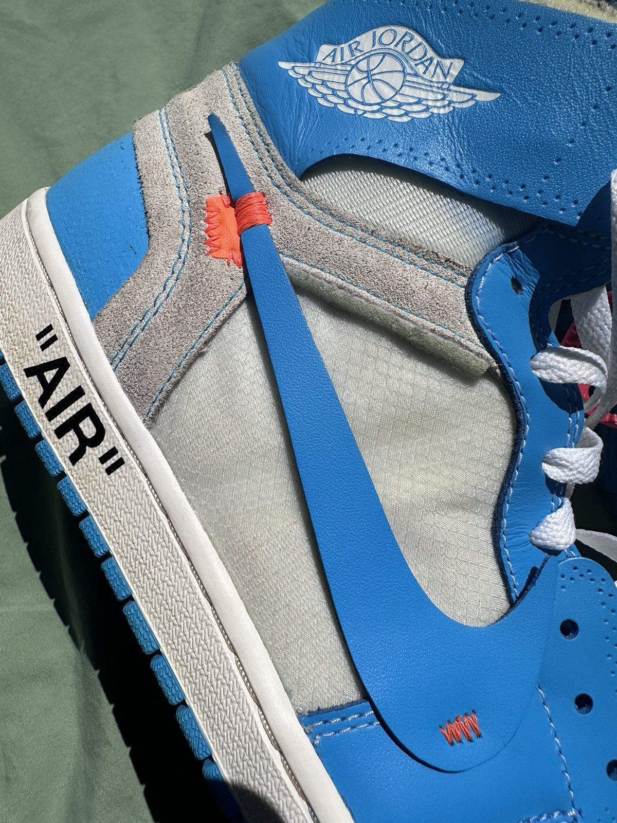 Jordan Brand *Final Price Drop* Air Jordan 1 OFFWHITE UNC Size US 11 / EU 44 - 5 Thumbnail