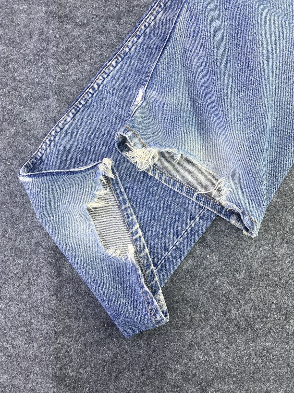 Jean × Levi's × Vintage VINTAGE LEVIS 503 DISTRESS BLUE WASH JEANS - J906 Size US 30 / EU 46 - 10 Thumbnail