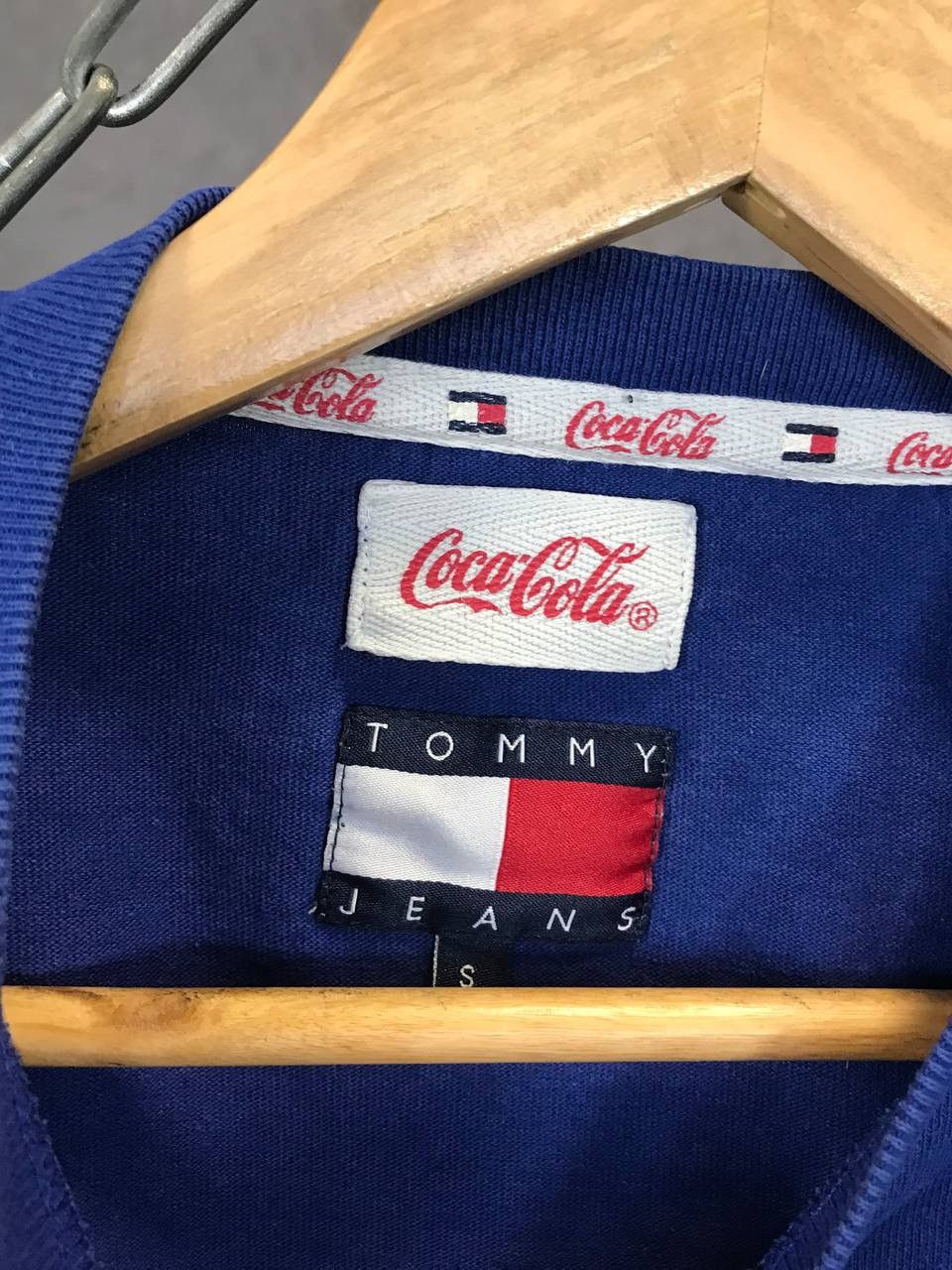 Coca Cola × Tommy Hilfiger Tommy Hilfiger x Coca Cola designer big logo tee Size US S / EU 44-46 / 1 - 5 Thumbnail