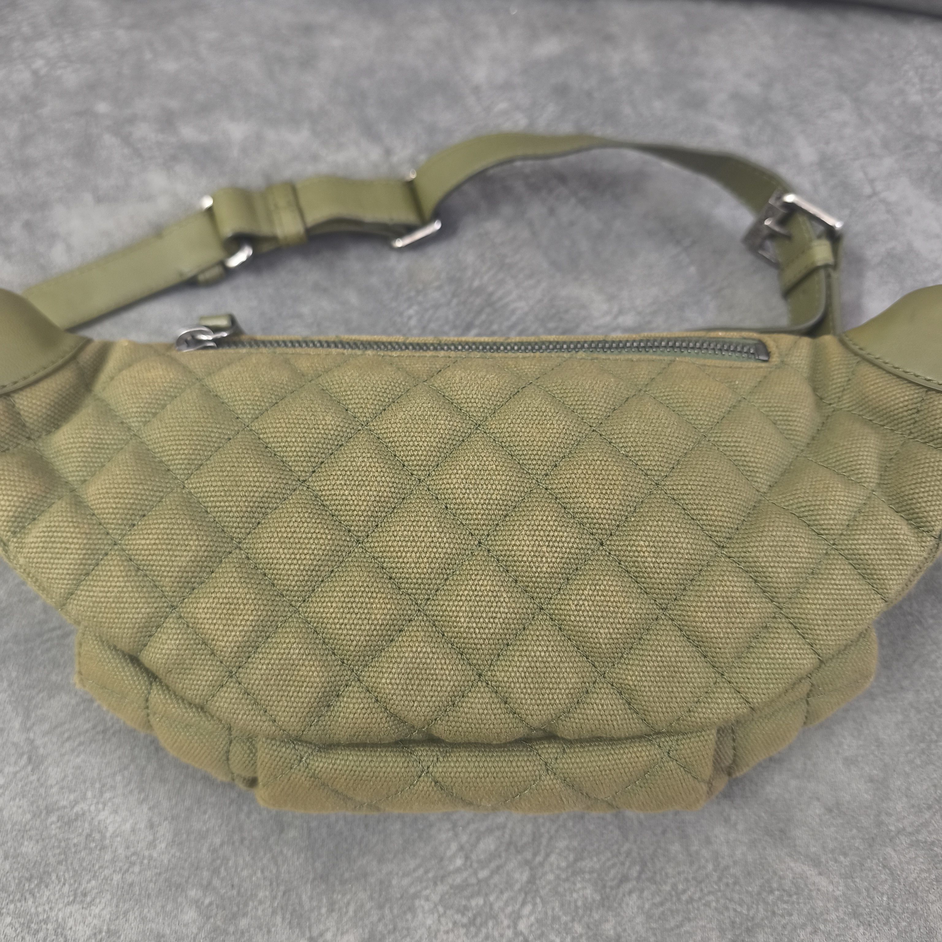 Chanel 2017 Chanel Coco Cuba Waist Bag in Canvas and Lambskin Size ONE SIZE - 4 Thumbnail
