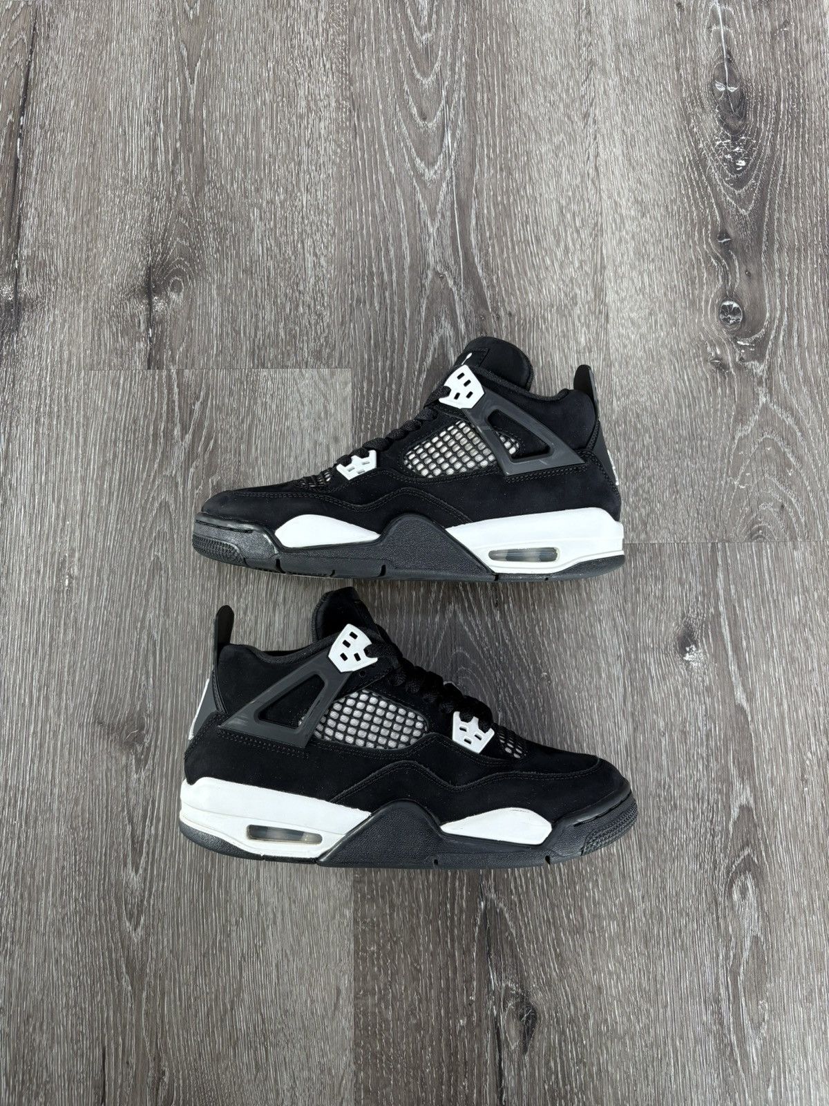 Jordan Brand Air Jordan 4 Retro “White Thunder” (GS) **PRE-OWNED** Size US 6 / EU 39 - 1 Thumbnail