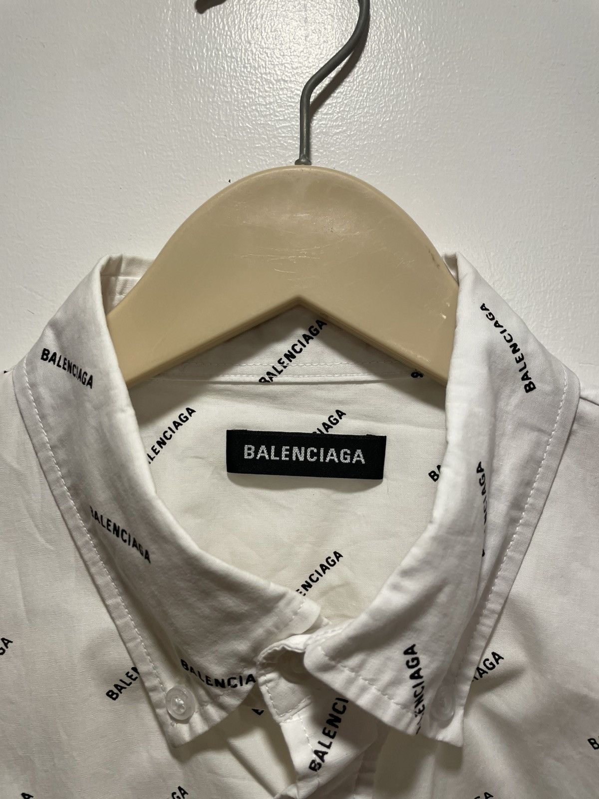 Balenciaga Balenciaga All-Over Logo Shirt Size US L / EU 52-54 / 3 - 5 Thumbnail