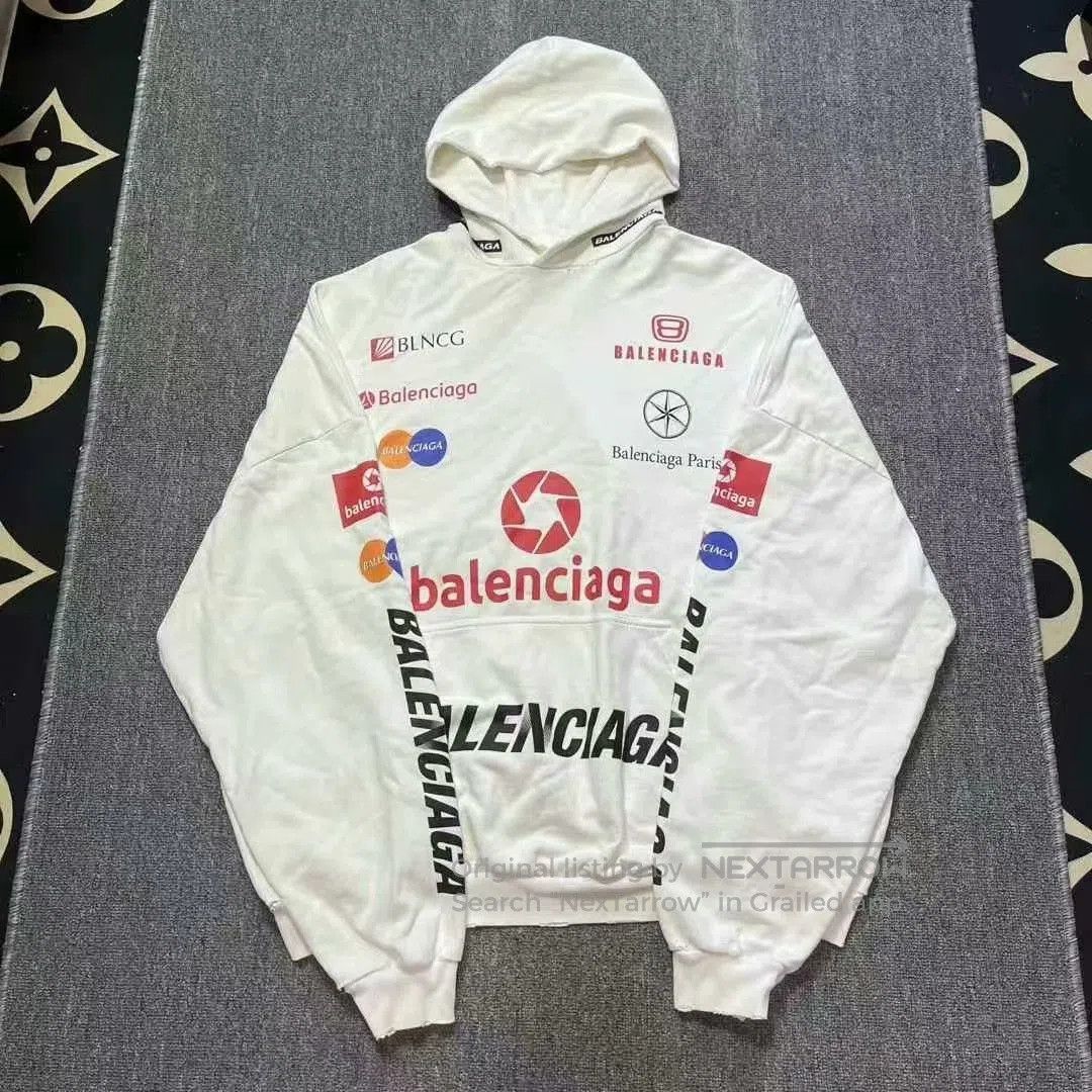Balenciaga balenciaga logo printed long sleeve hoodie. Size US M / EU 48-50 / 2 - 1 Thumbnail