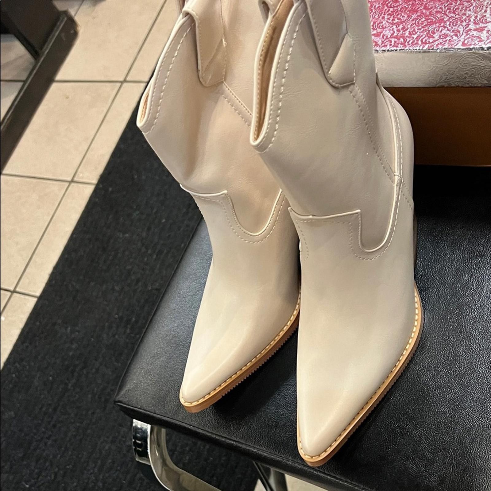 Other Chic Cream Heeled Boots Size US 7.5 / IT 37.5 - 3 Thumbnail