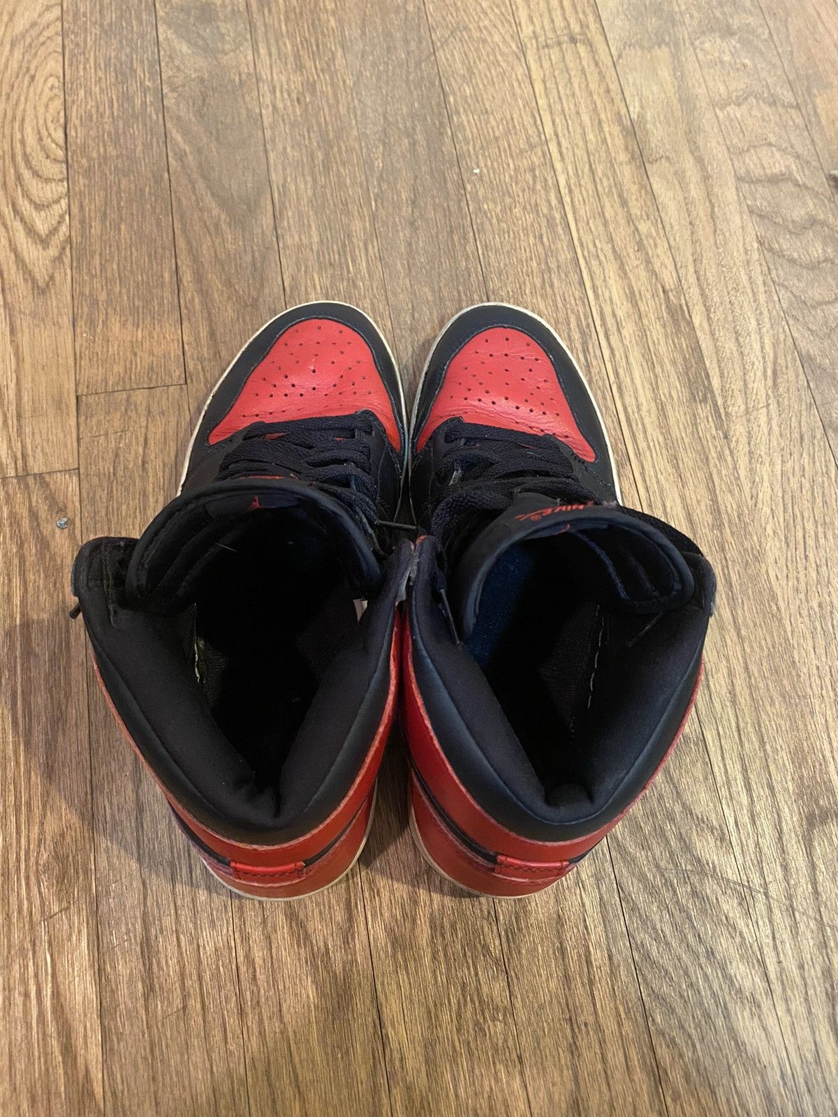 Jordan Brand × Nike Jordan 1 bred 2001 9.5 Size US 9.5 / EU 42-43 - 7 Thumbnail