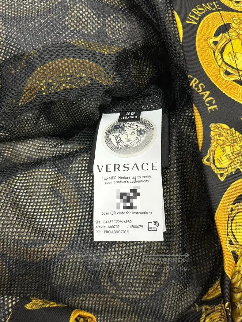 Versace Versace Gold coins full of logo trench coat jacket jacket Size US S / EU 44-46 / 1 - 6 Thumbnail
