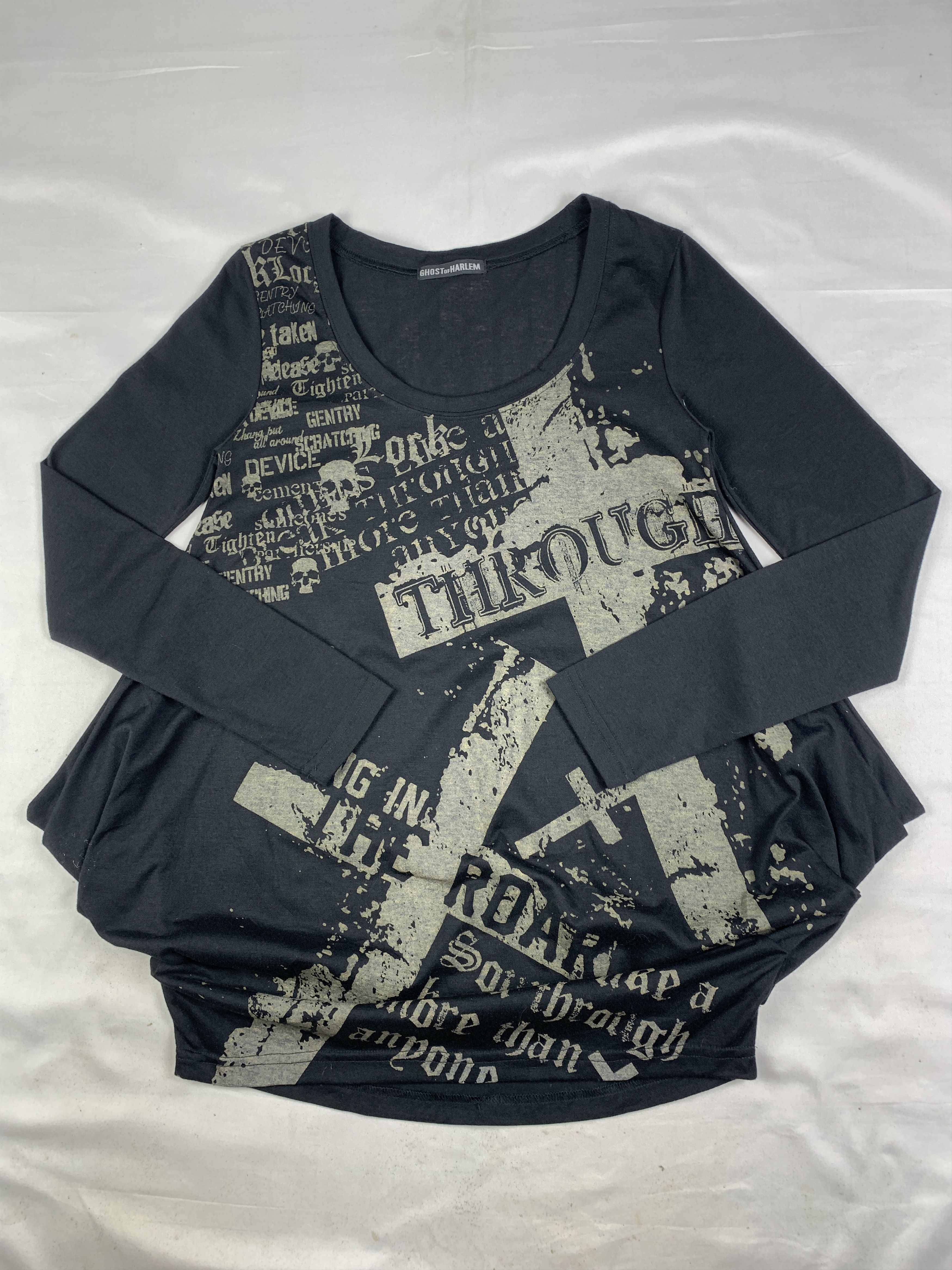 Japanese Brand Ghost of Harlem Cross Skull Poem Dressy Bat Top (F) Size ONE SIZE - 1 Thumbnail