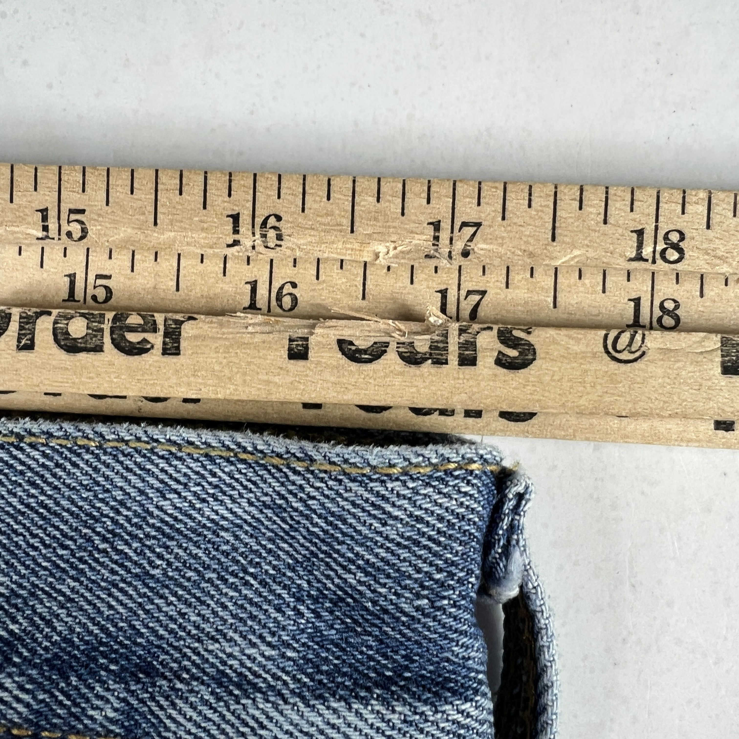 Levi's Levi's Jeans 550 Relaxed Blue Faded Cotton Denim Size US 34 / EU 50 - 22 Thumbnail