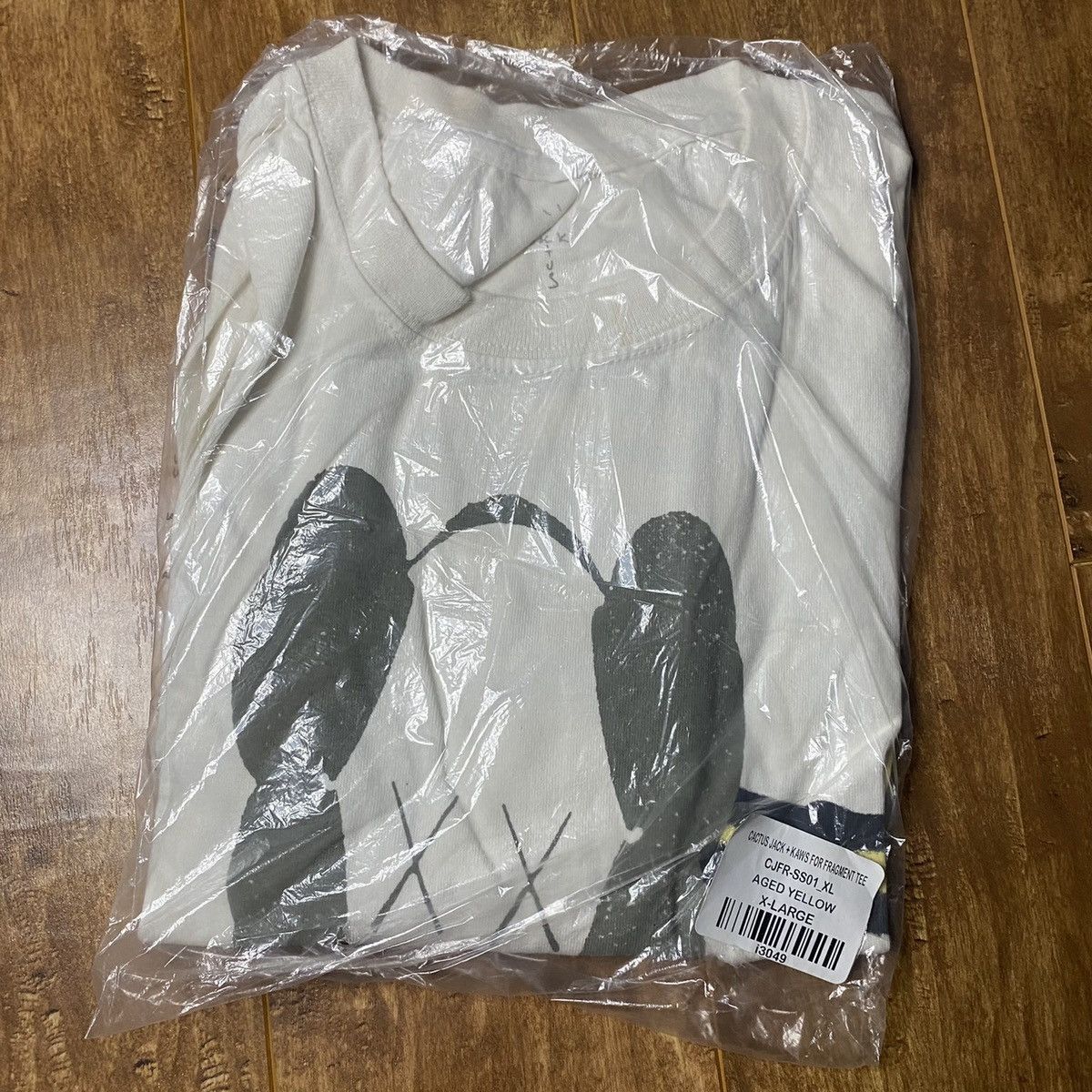Kaws × Travis Scott Brand New Kaws x Travis Scott x Fragment Aged Yellow Tee Size US XL / EU 56 / 4 - 1 Thumbnail