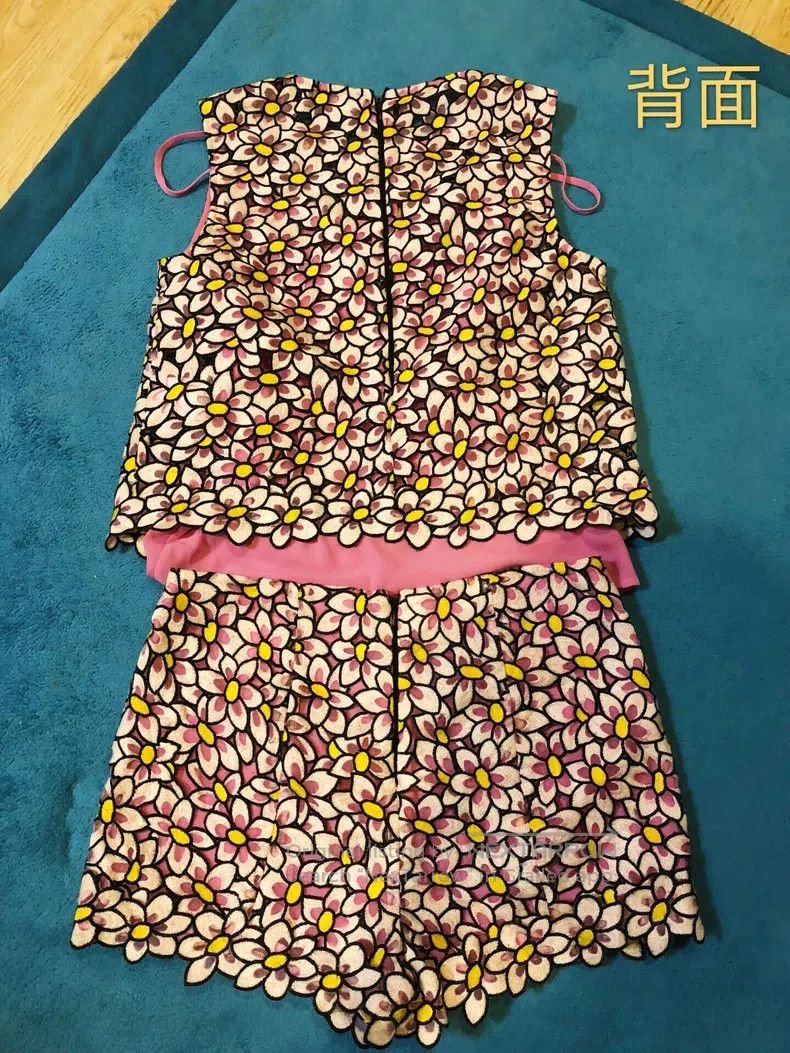 Valentino Valentino Pink daisy shorts set Size S / US 4 / IT 40 - 3 Thumbnail