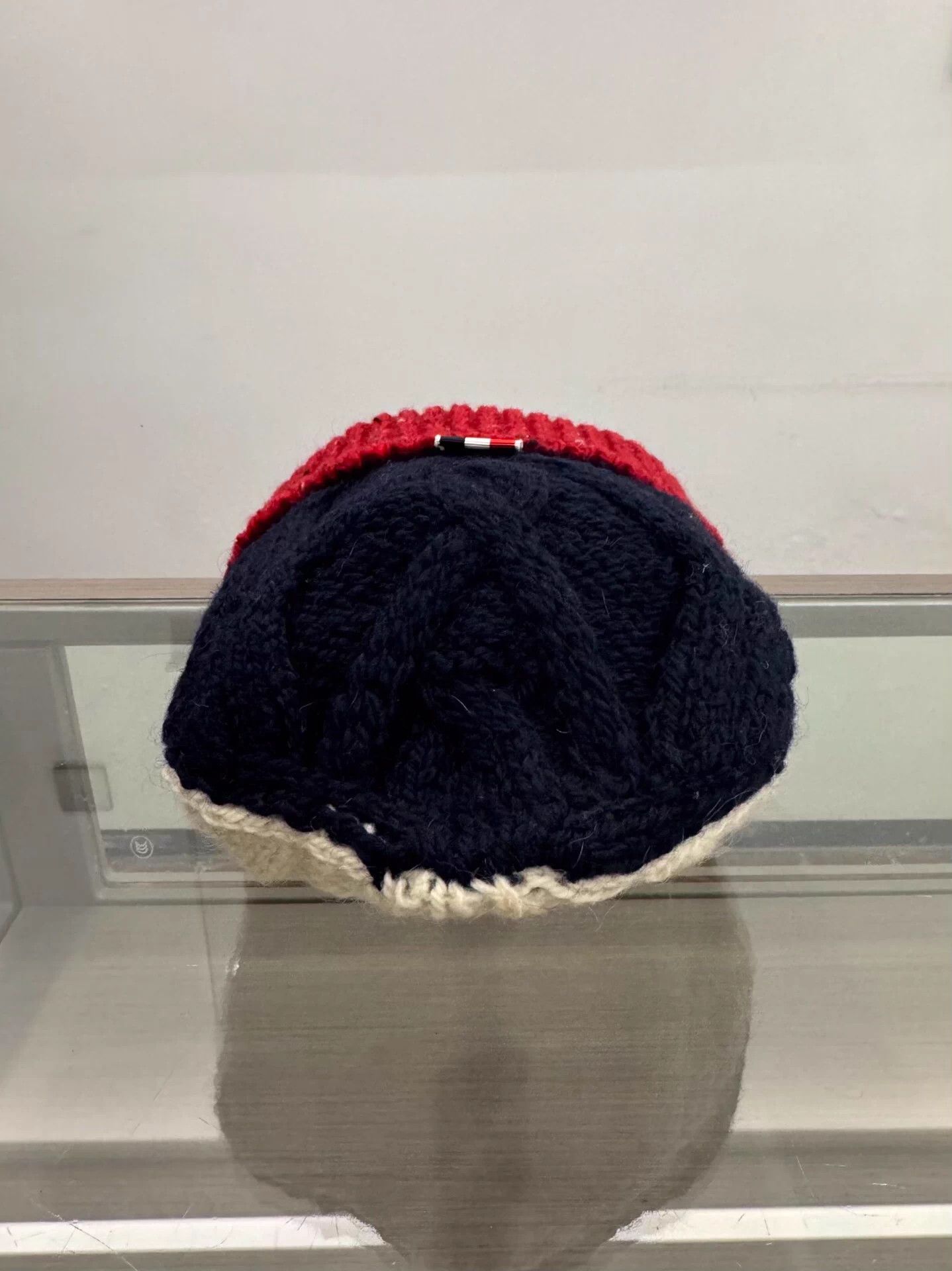 Thom Browne TB Black White Red Colorblock Striped Logo Beanie Size ONE SIZE - 4 Thumbnail