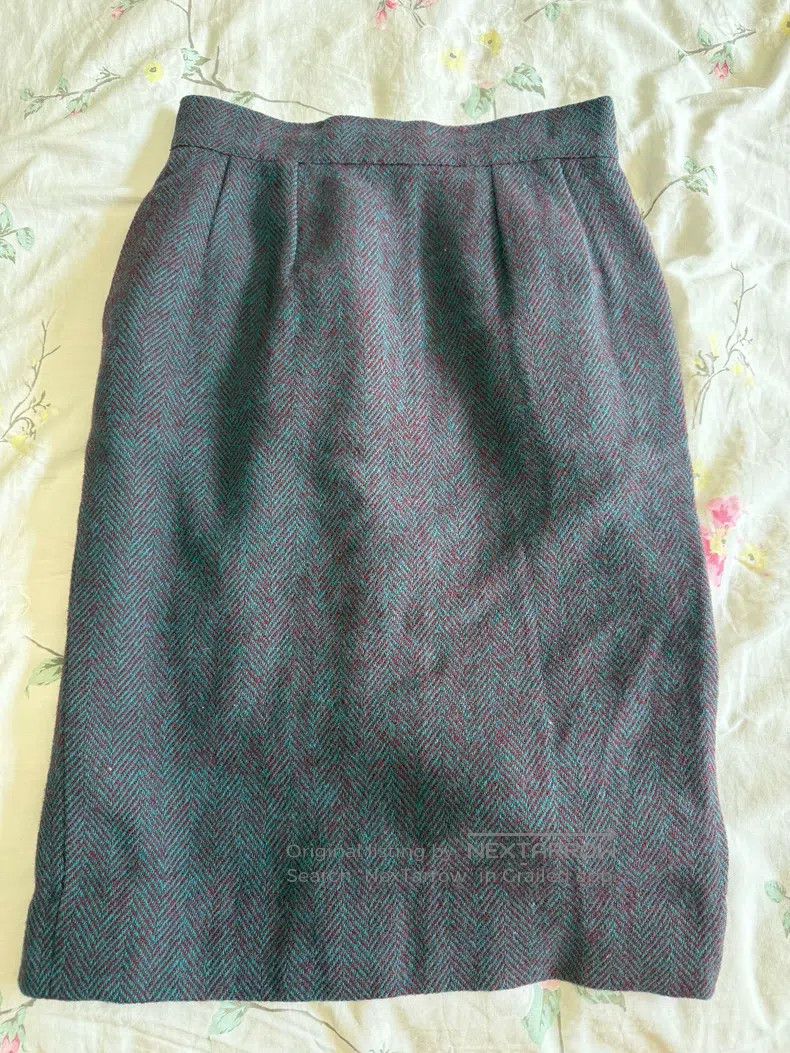 Hermes Hermes Wool half-skirt, purple-red herringbone fabric, inn Size 28" / US 6 / IT 42 - 1 Thumbnail
