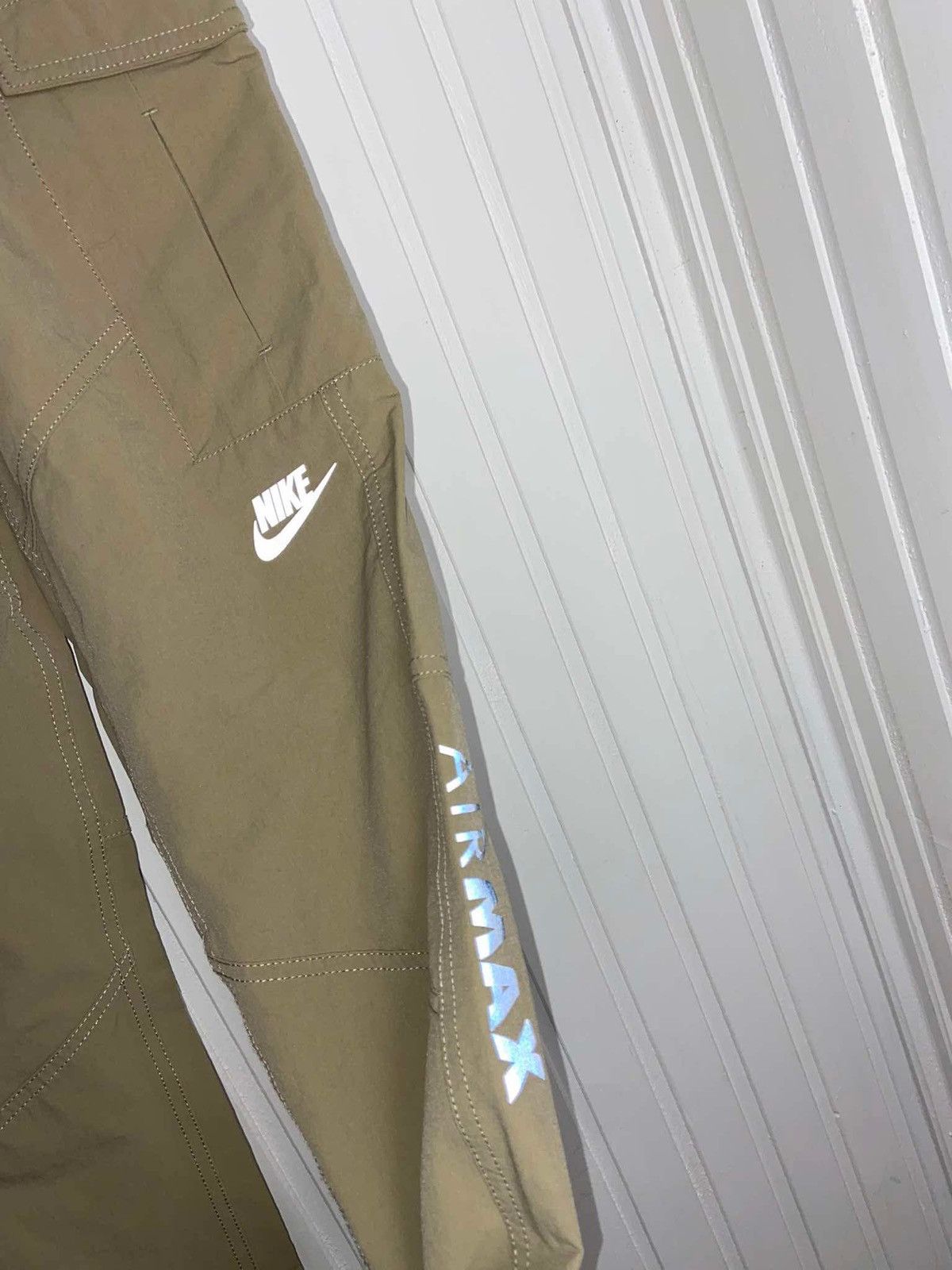 Nike New Joggers Nike Air Max Woven Cargo Rare beige Size XS Size US 30 / EU 46 - 2 Thumbnail