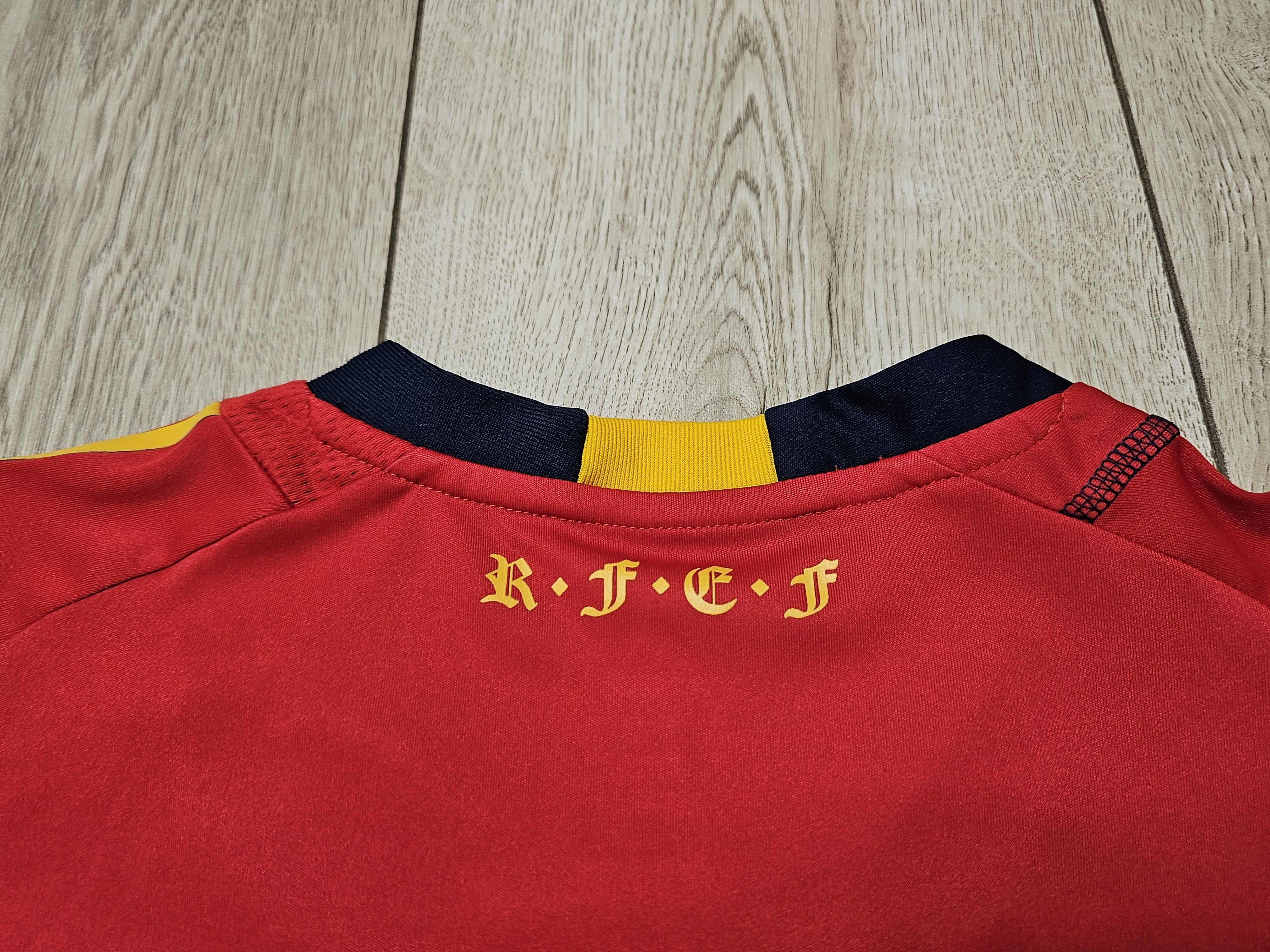 Adidas SPAIN 2010 2011 PLAYER VERSION FOOTBALL SHIRT SOCCER JERSEY Size US L / EU 52-54 / 3 - 5 Thumbnail