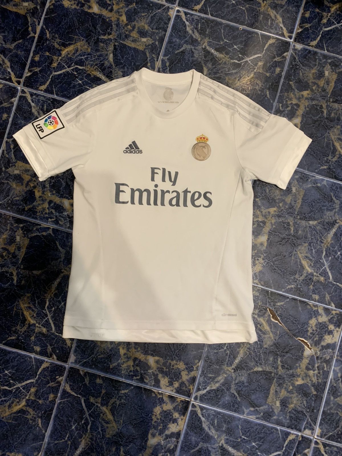 Adidas 2015 Real Madrid White Adidas Soccer Football Jersey Size US M / EU 48-50 / 2 - 1 Thumbnail