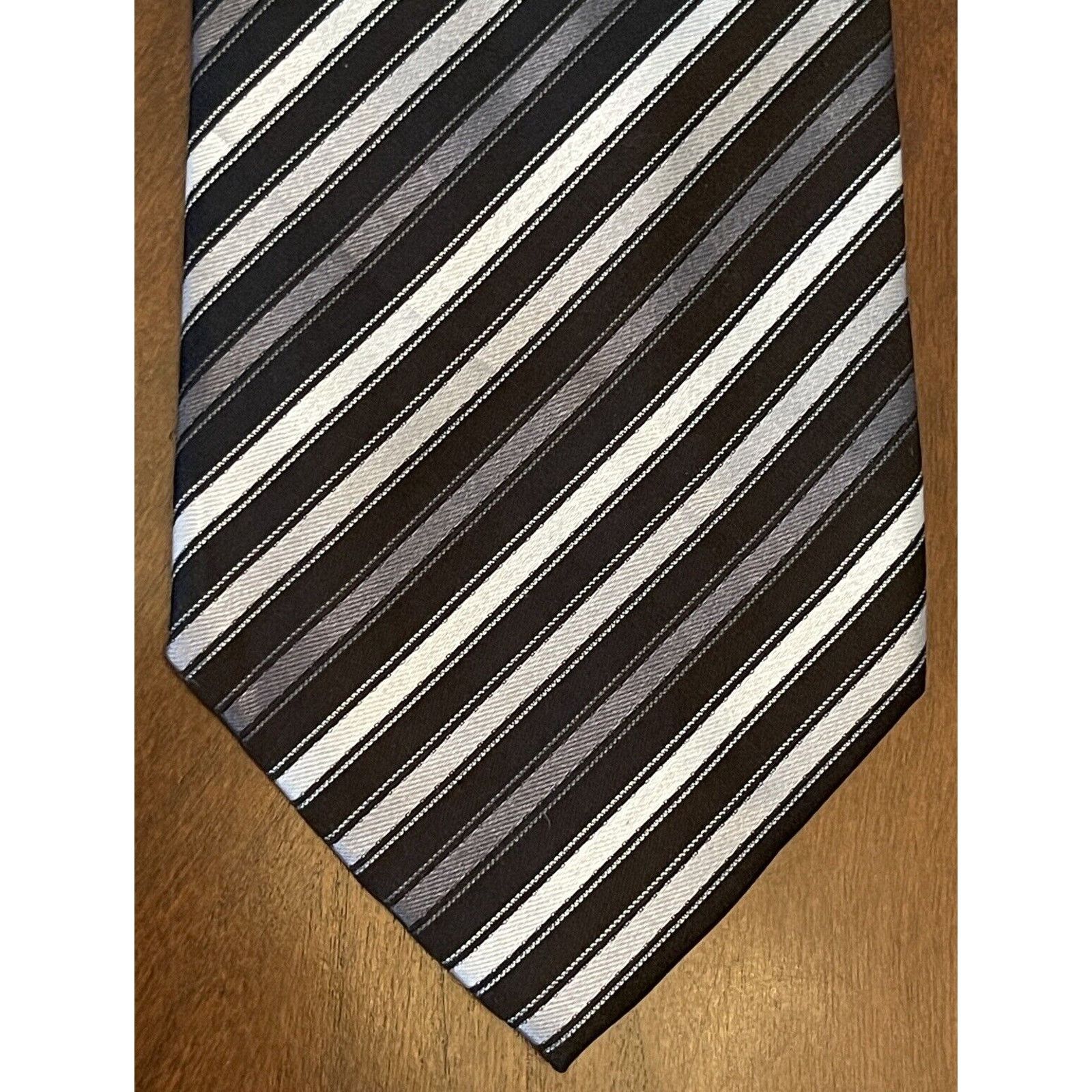 Geoffrey Beene Geoffrey Beene Gray Black Hand Made 100% Silk Made In China Size ONE SIZE - 1 Thumbnail
