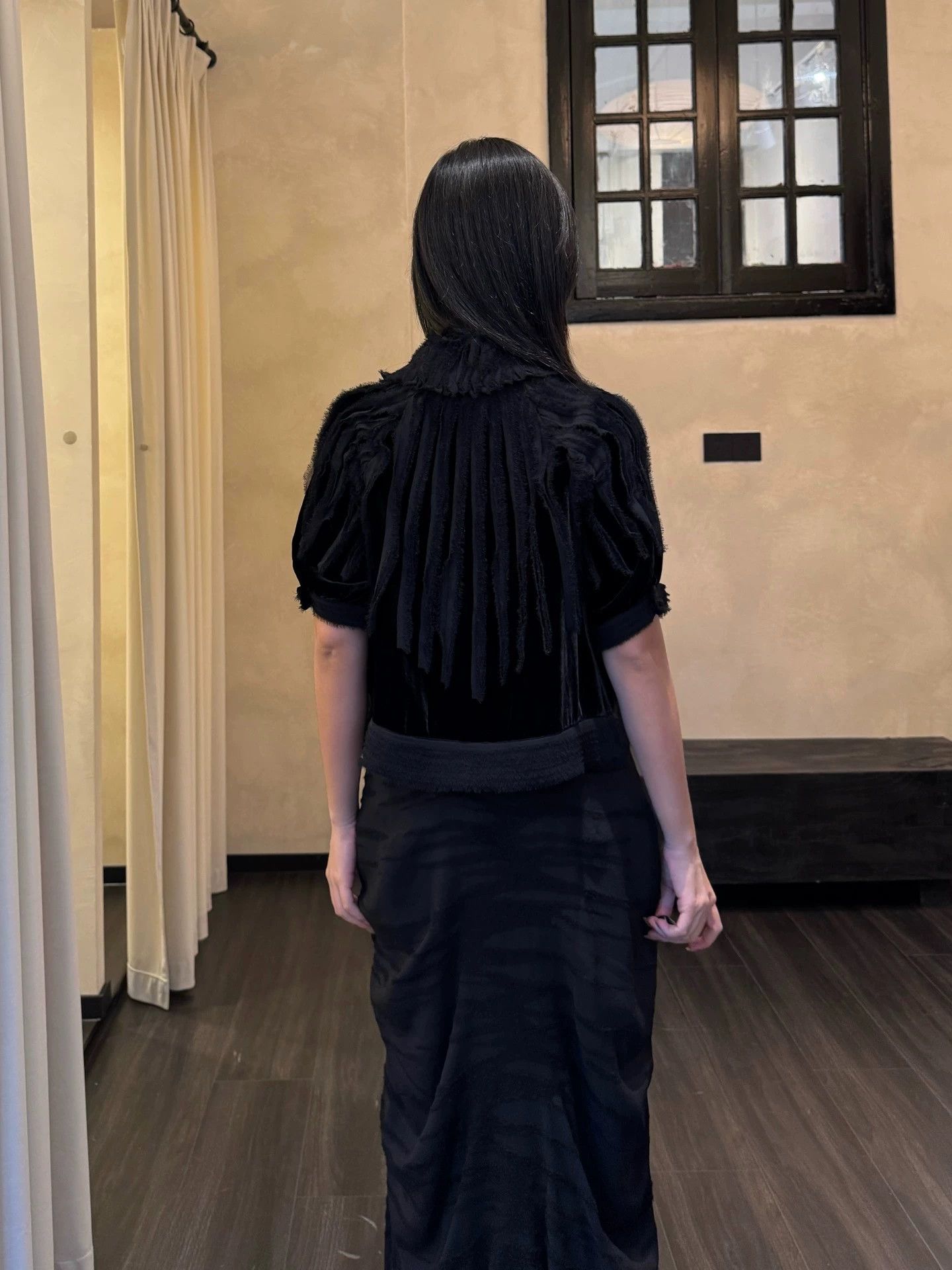 Other Italian Brand Velvet Textured Frayed Button Short Top S Size S / US 4 / IT 40 - 4 Thumbnail