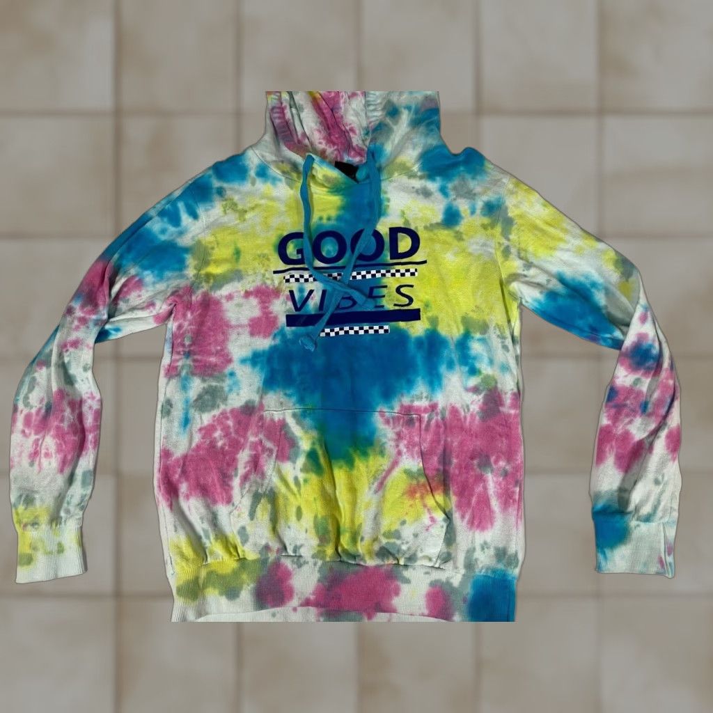 Vintage Good Vibes Womens Sweater Medium Tie Dye Rue21 Pullover Crew Neck Bell Sleeve Blue Knit Pullover Women Fashion 90s? Size M / US 6-8 / IT 42-44 - 1 Thumbnail