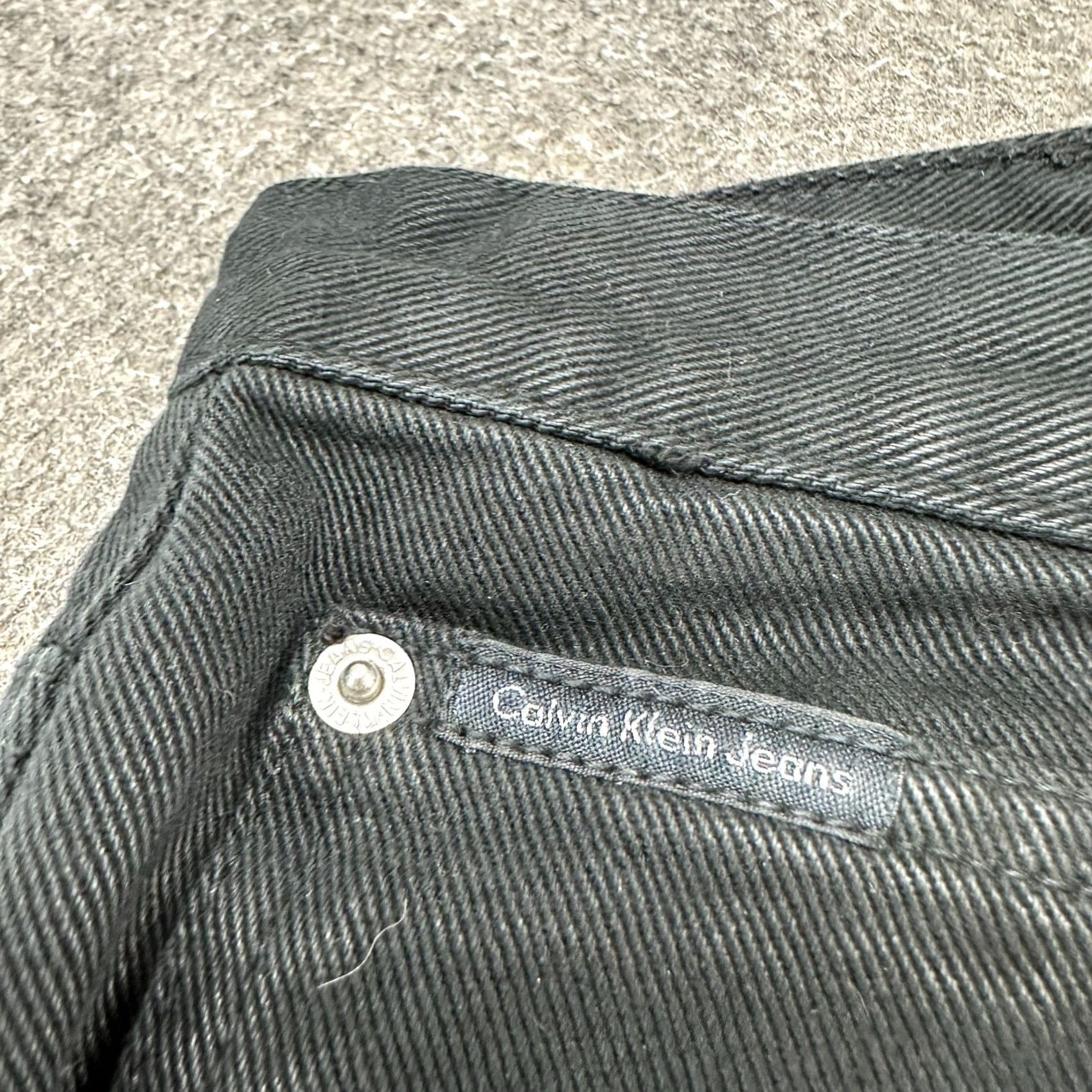 Calvin Klein VINTAGE Calvin Klein Jeans Mens 36x32 Black Relaxed Straight Dark Wash Distressed 5-Pocket Denim Jeans Baggy Y2K Mens Size US 36 / EU 52 - 5 Thumbnail