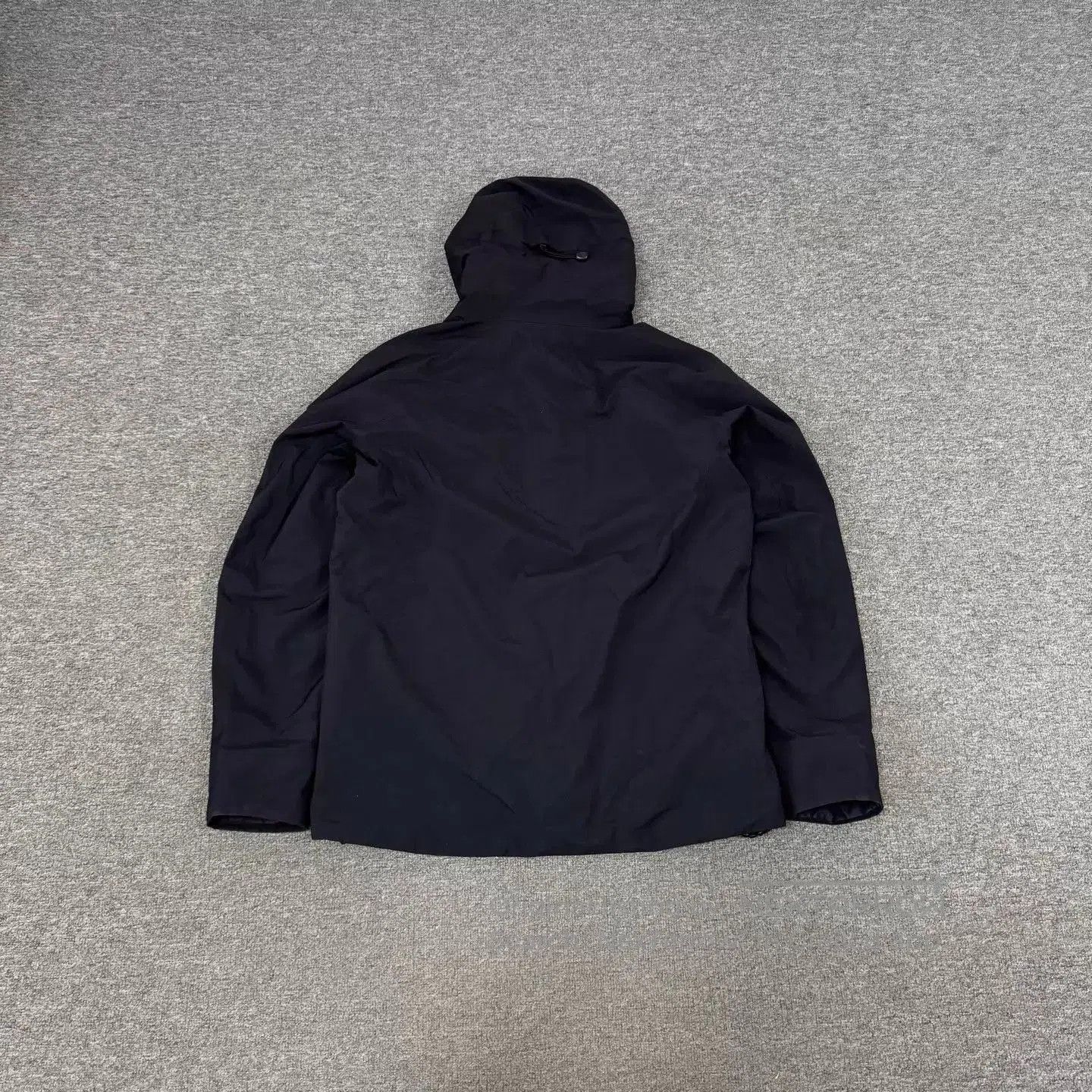 Arc'teryx Black Hooded Light Jacket with Zip Front. Size US M / EU 48-50 / 2 - 2 Thumbnail