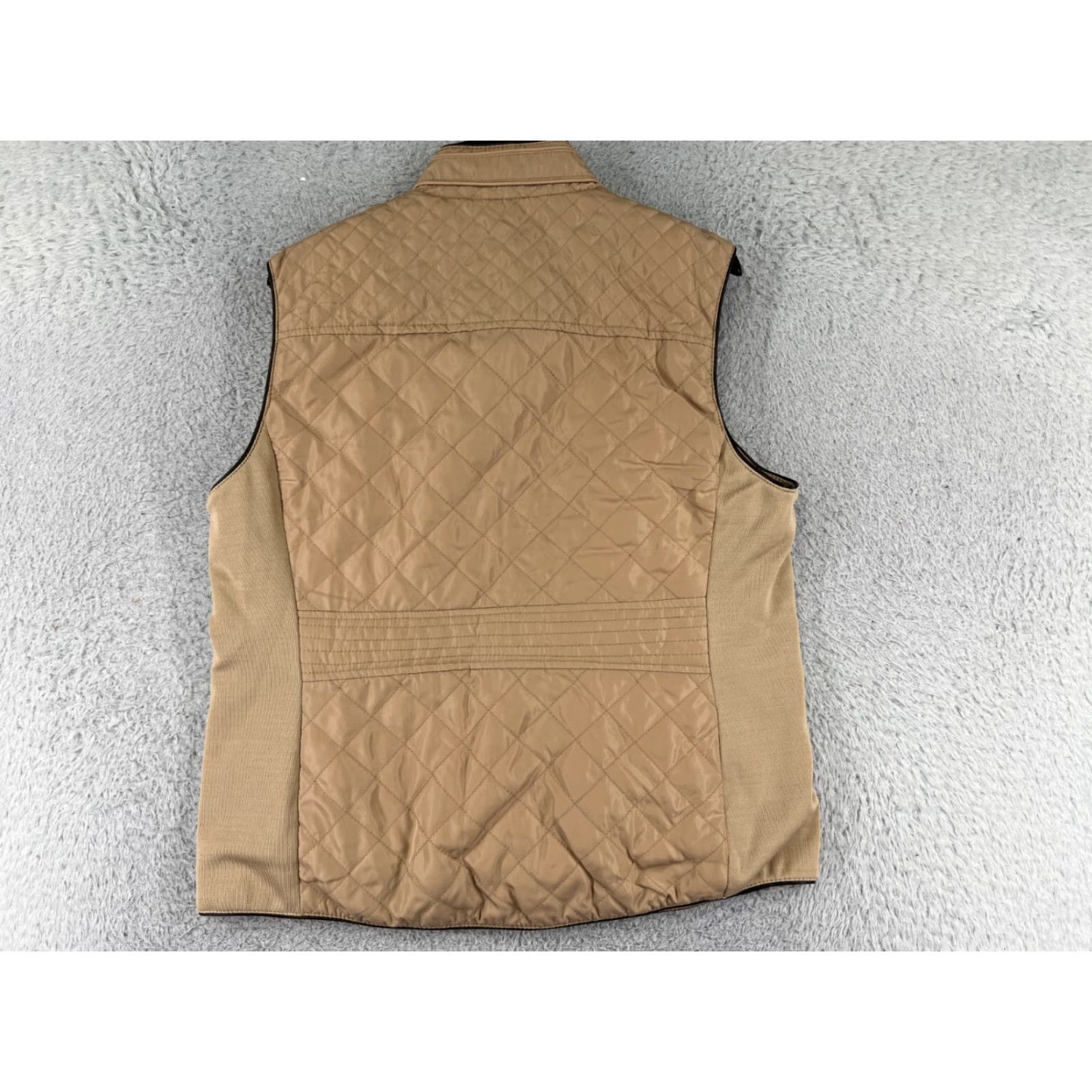Vintage Cavalini Vest Womens Petite Large Beige Quilted 100% Polyester Sherpa Lined Zip Vest Beige Quilted Zip Womens Petite Large Cavalini Vest Size L / US 10 / IT 46 - 2 Thumbnail