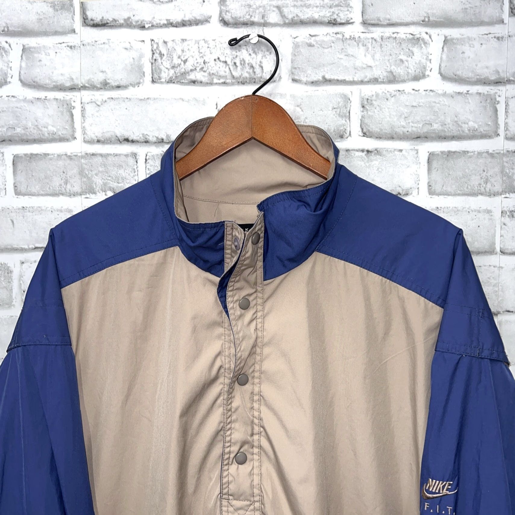Nike Nike Golf Half Zip Pullover Windbreaker Mens Size XL Blue Polyester Jacket Pullover Activewear Golf Windbreaker Nike Golf Blue XL Men Regular Size XS? Size US XL / EU 56 / 4 - 2 Thumbnail