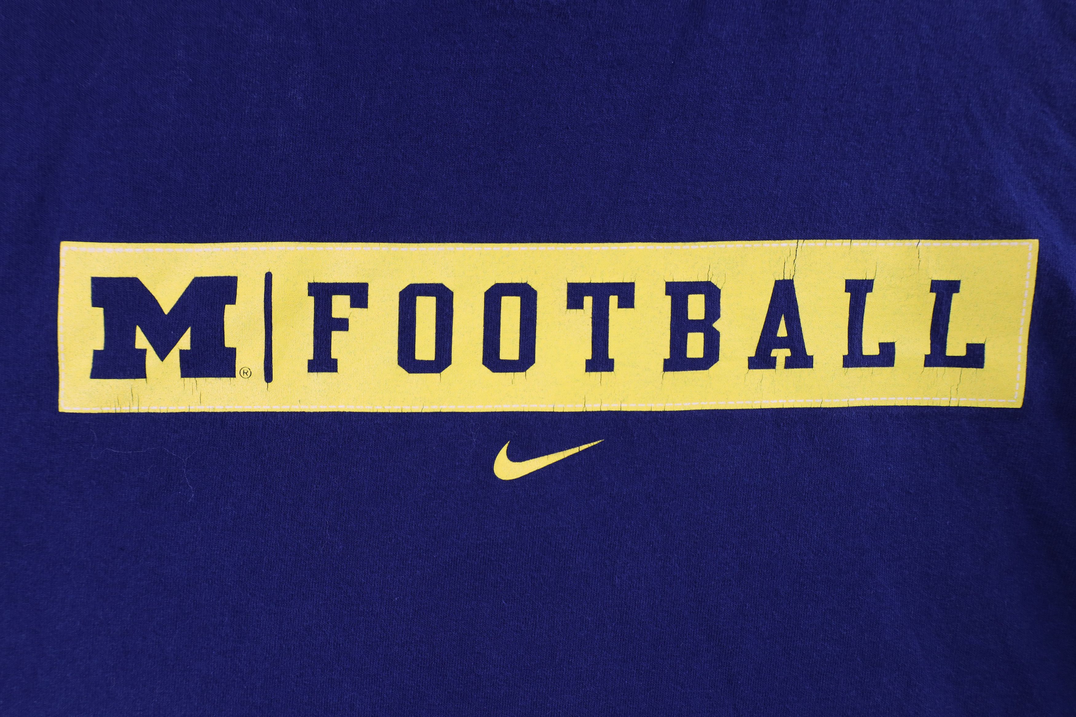 Nike × Vintage Vintage Nike Swoosh University of Michigan Football T-Shirt Size US L / EU 52-54 / 3 - 4 Thumbnail