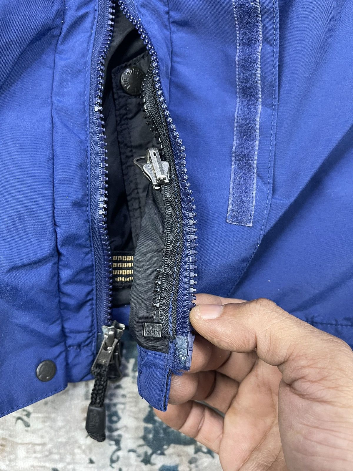 The North Face Vtg 90s The North Face Gore-Tex Mountain Light Jacket Size US L / EU 52-54 / 3 - 10 Thumbnail
