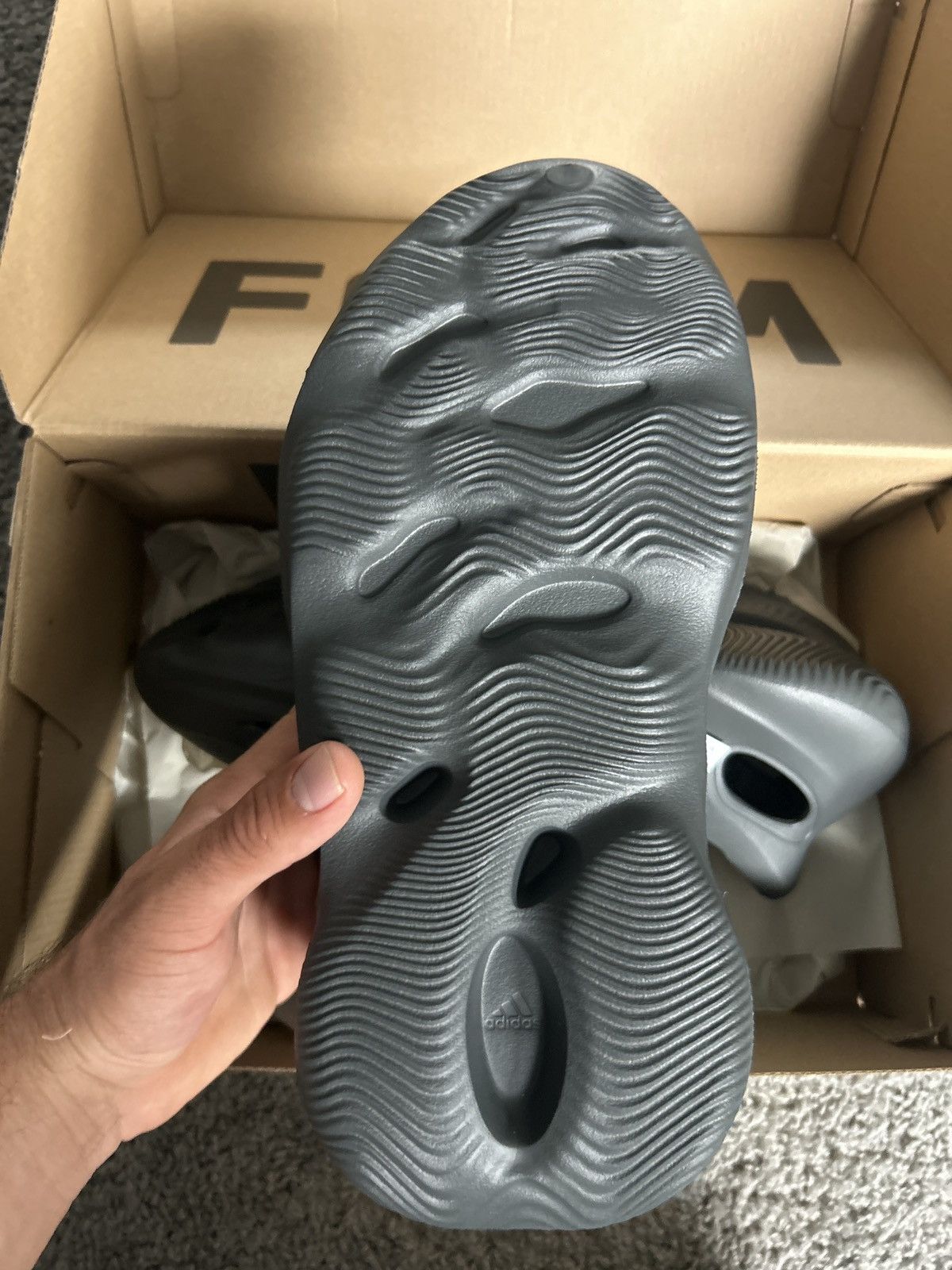 Yeezy Adidas Yeezy Foam Runner 'Carbon Size US 10 / EU 43 - 3 Thumbnail