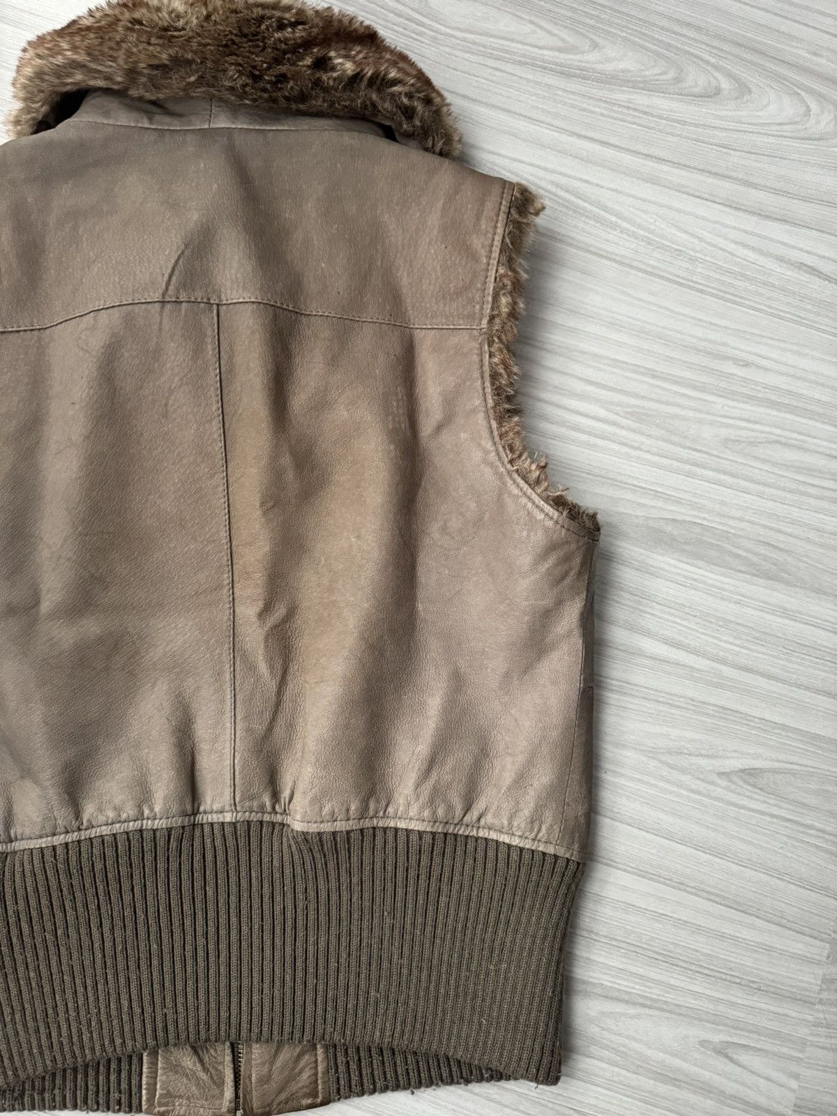 Japanese Brand × Vintage Vintage Leather Fur Bondage Vest Size L / US 10 / IT 46 - 10 Thumbnail