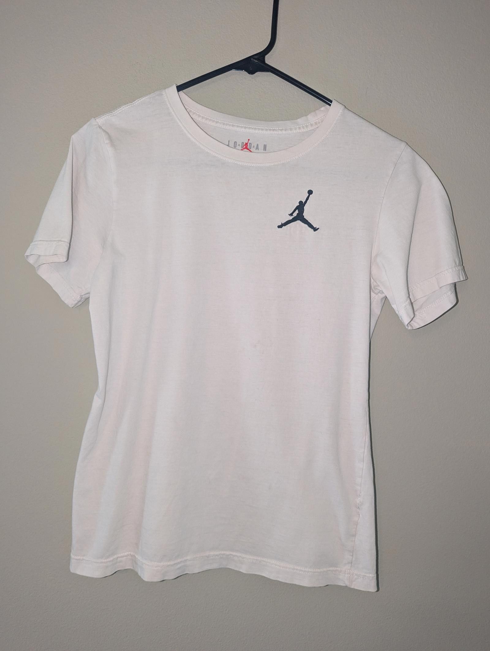 Designer Jordan Youth Classic Logo T-Shirt Size Large 12-13 Year Size US L / EU 52-54 / 3 - 1 Thumbnail