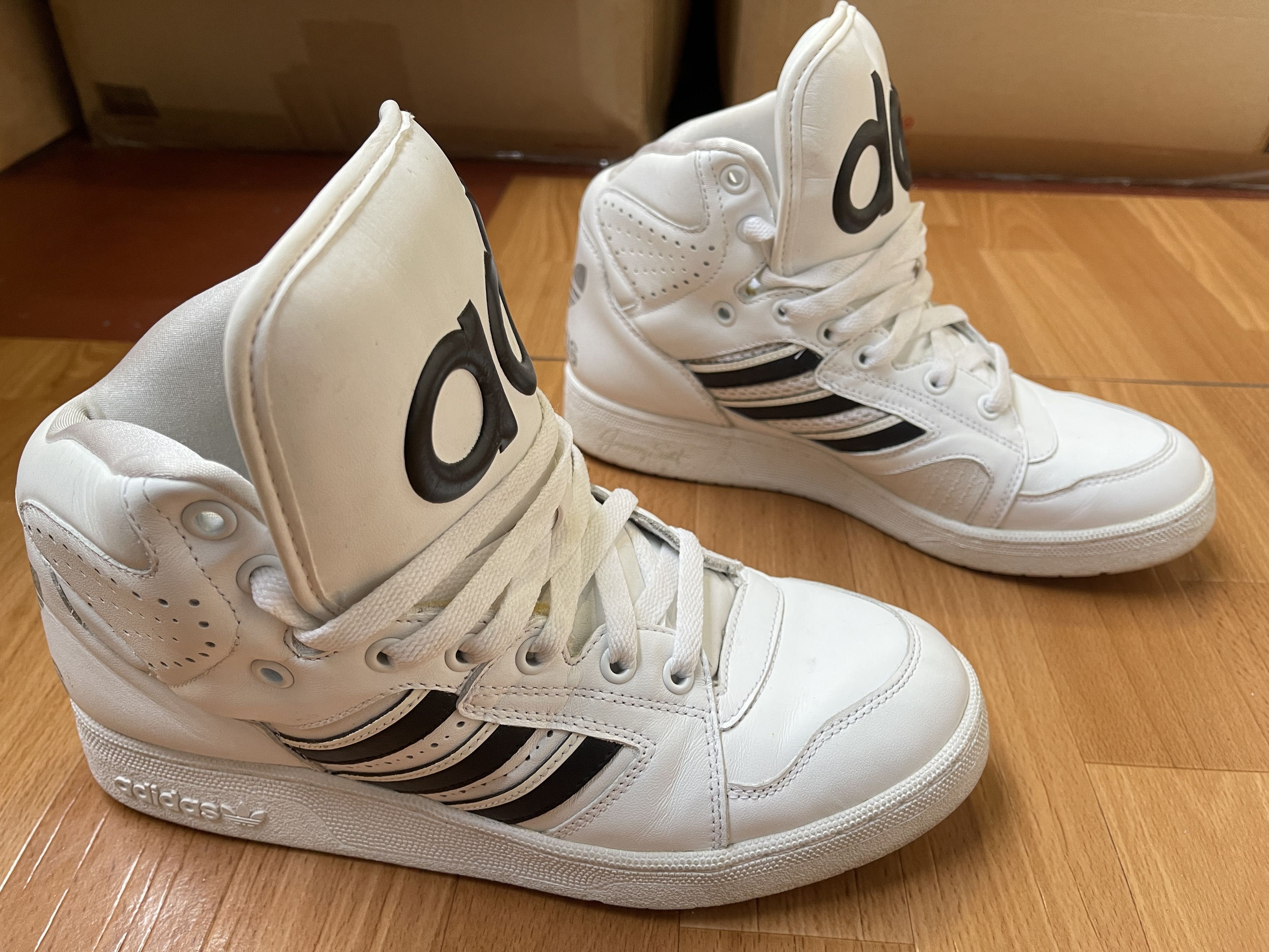 Adidas × Jeremy Scott Adidas sneakers, Jeremy Scott Instinct, Hi Top shoes, V24529 Size US 9 / EU 42 - 6 Thumbnail