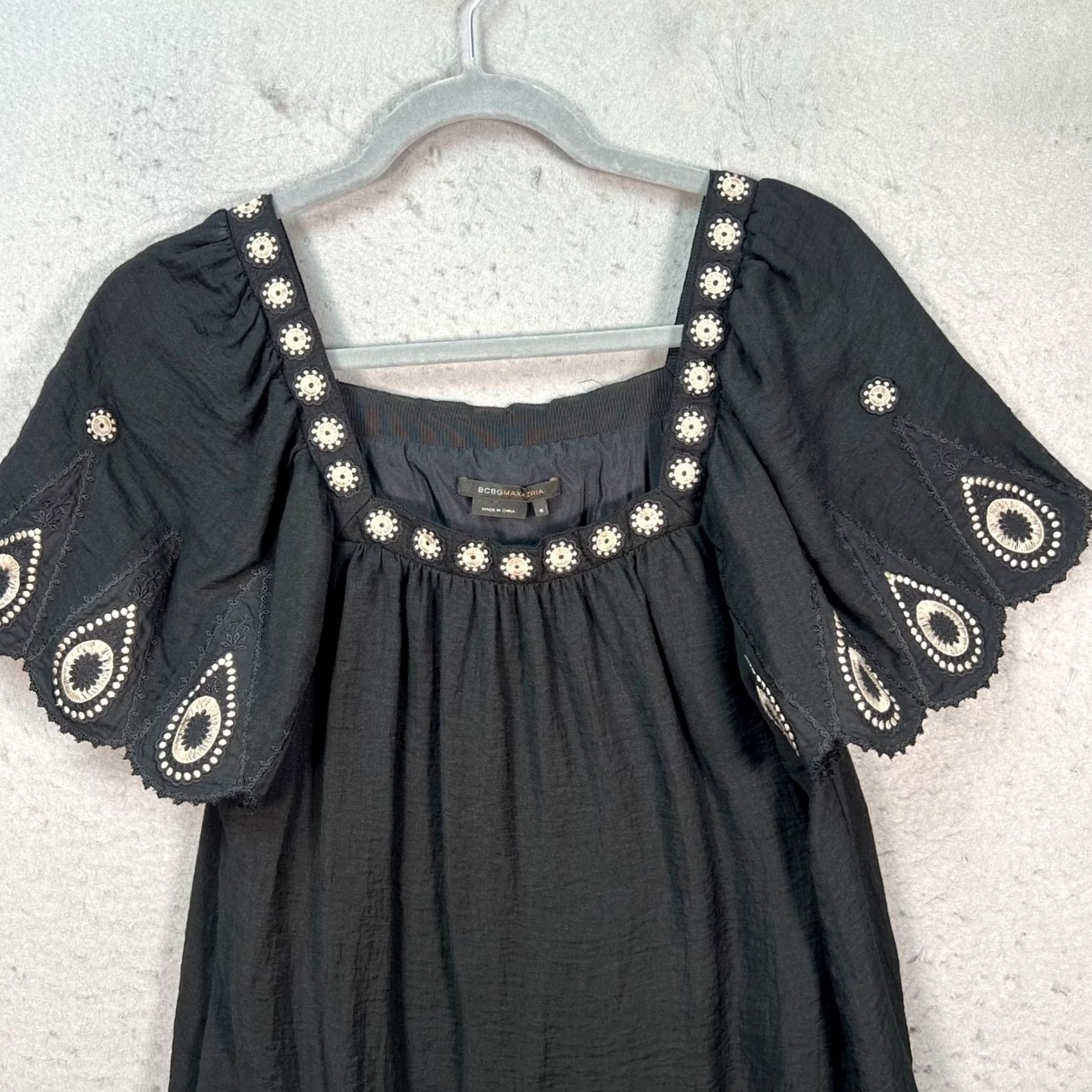 Bcbgmaxazria BCBGMAXAZRIA Black Embroidered Boho Dress With Scalloped Edges Womens Size 6 Size M / US 6-8 / IT 42-44 - 5 Thumbnail