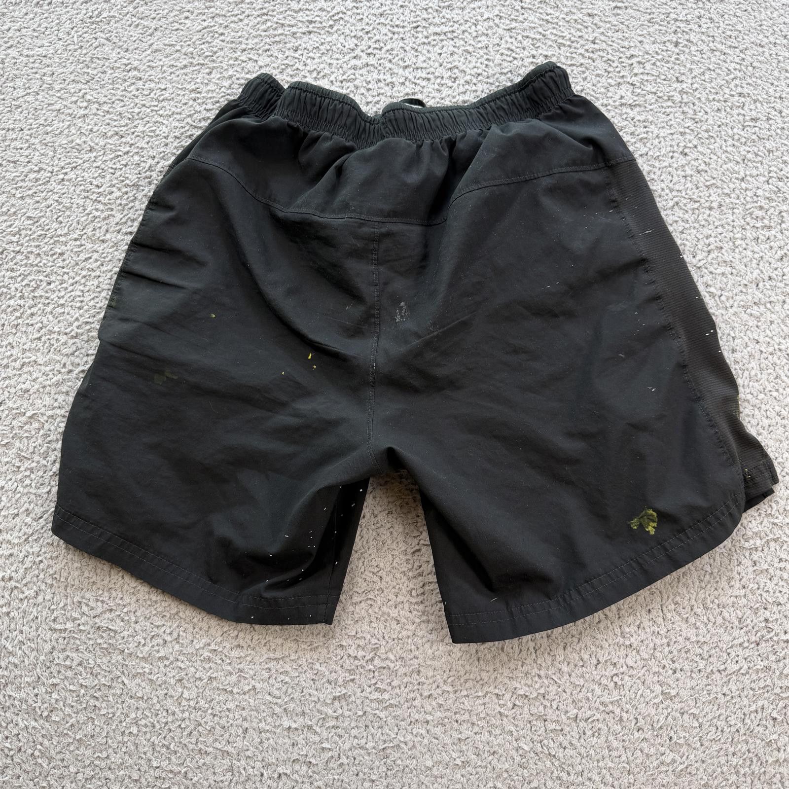 New Balance New Balance Black Paint Splatter Athletic Shorts Men S Size US 30 / EU 46 - 2 Thumbnail