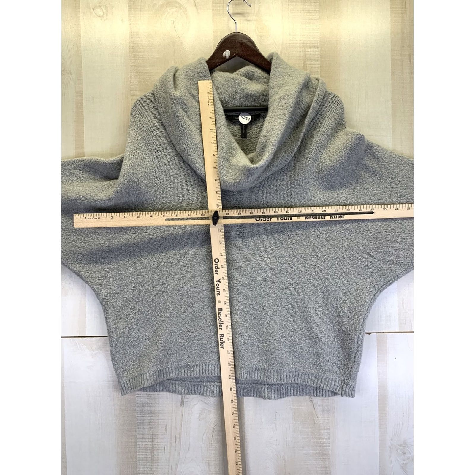 Bcbgmaxazria VINTAGE BCBGMAXAZRIA Knit Sweater 3/4 Sleeve Gray L Wool Blend Cowl Neck Womens Hot Knotty Knot 9359 Size L / US 10 / IT 46 - 3 Thumbnail